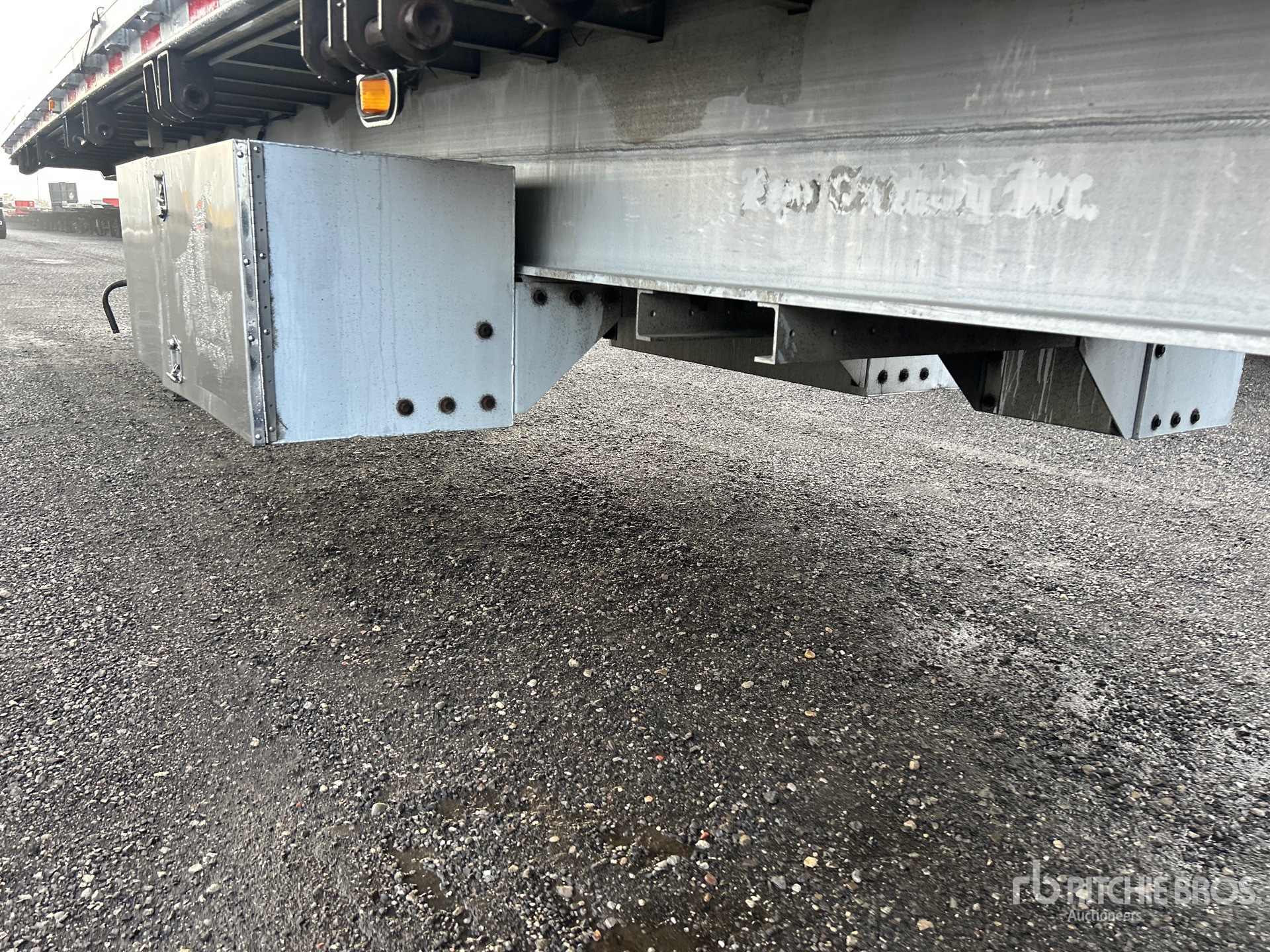 2006 Benson 48 ft T/A Spread Axle