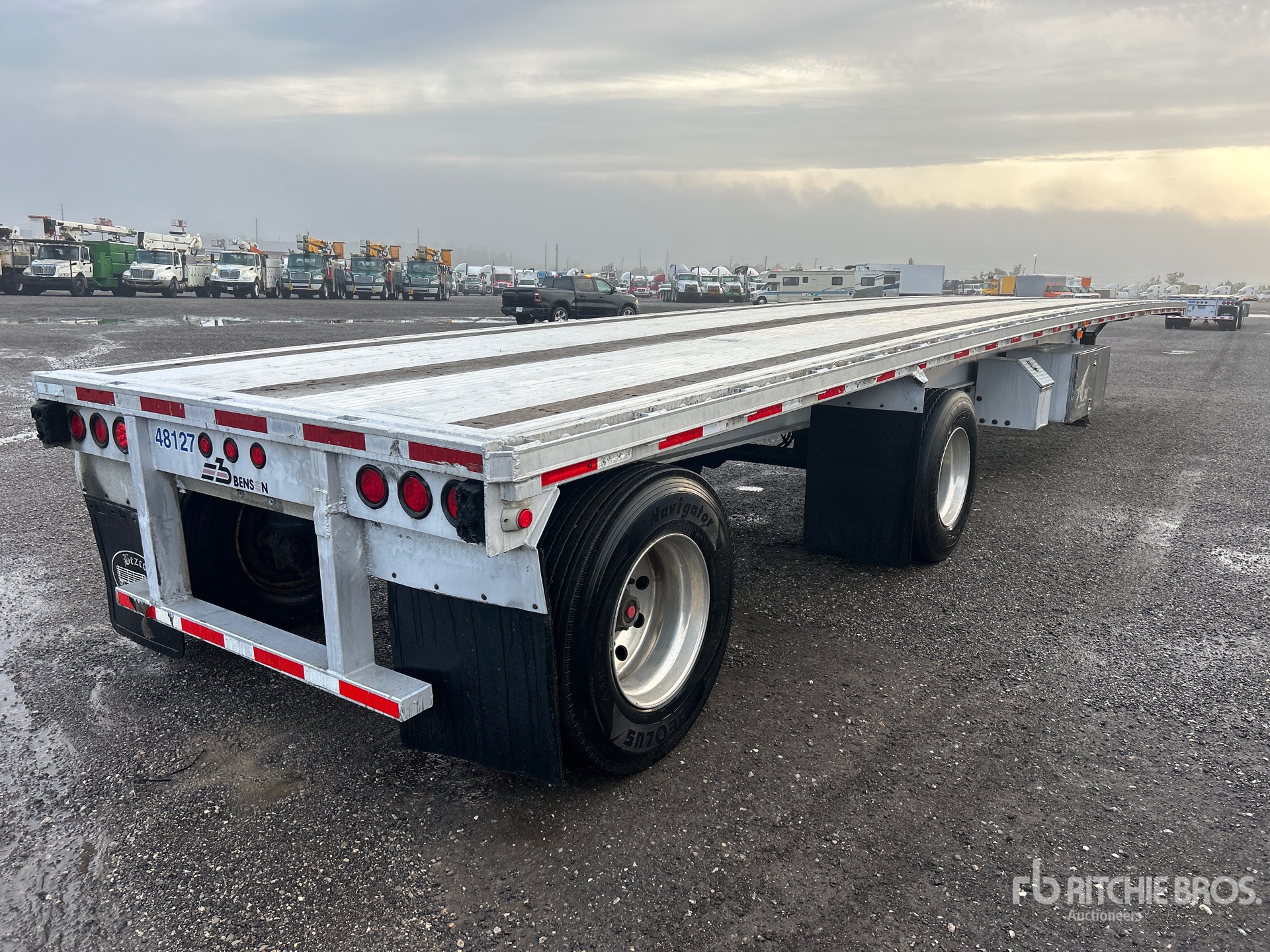 2006 Benson 48 ft T/A Spread Axle