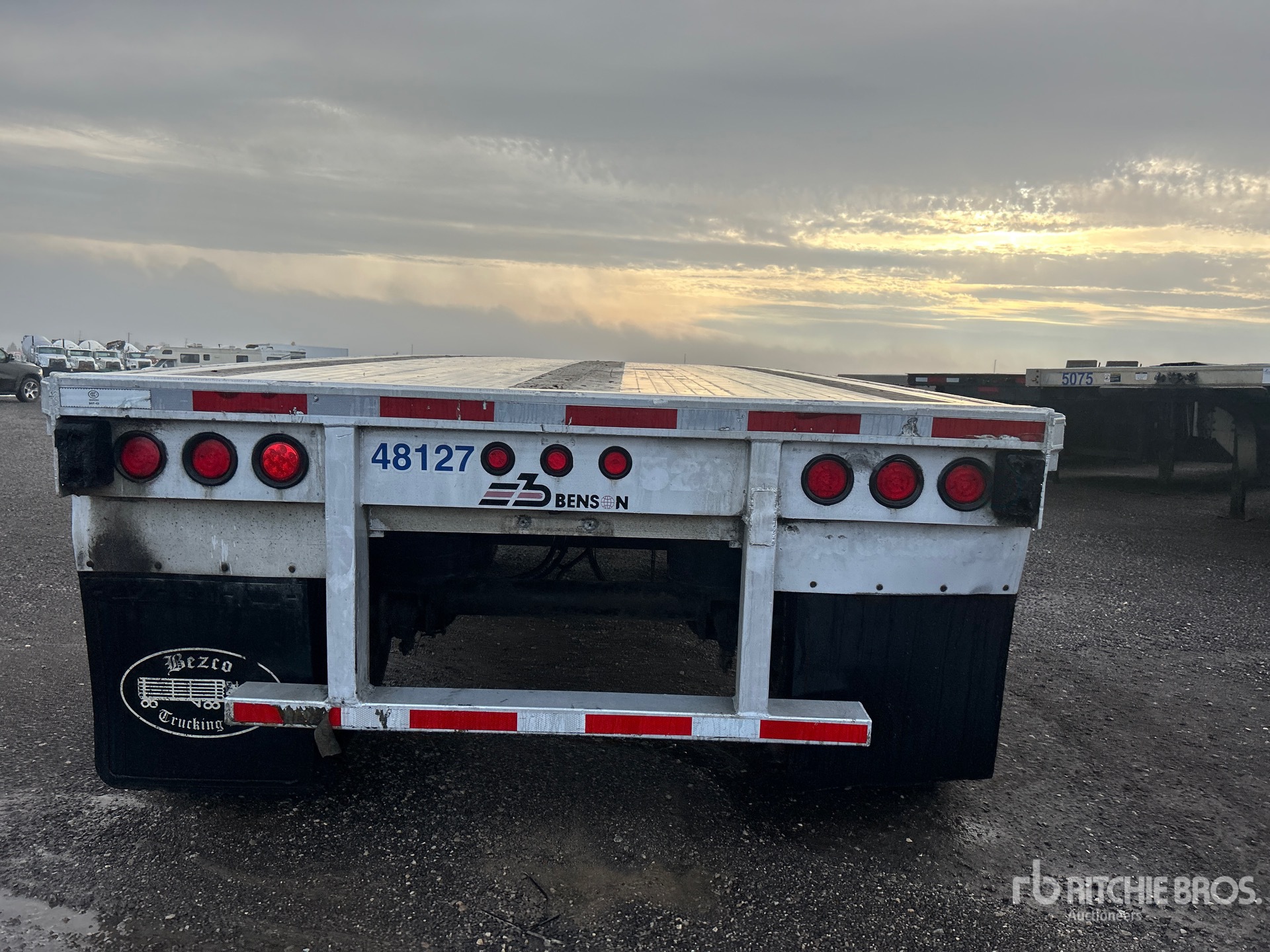 2006 Benson 48 ft T/A Spread Axle