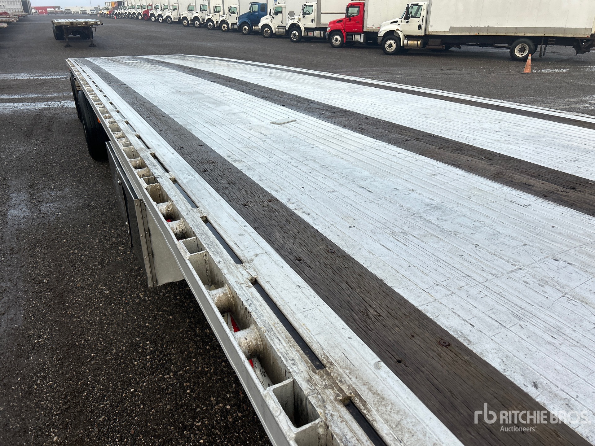 2006 Benson 48 ft T/A Spread Axle