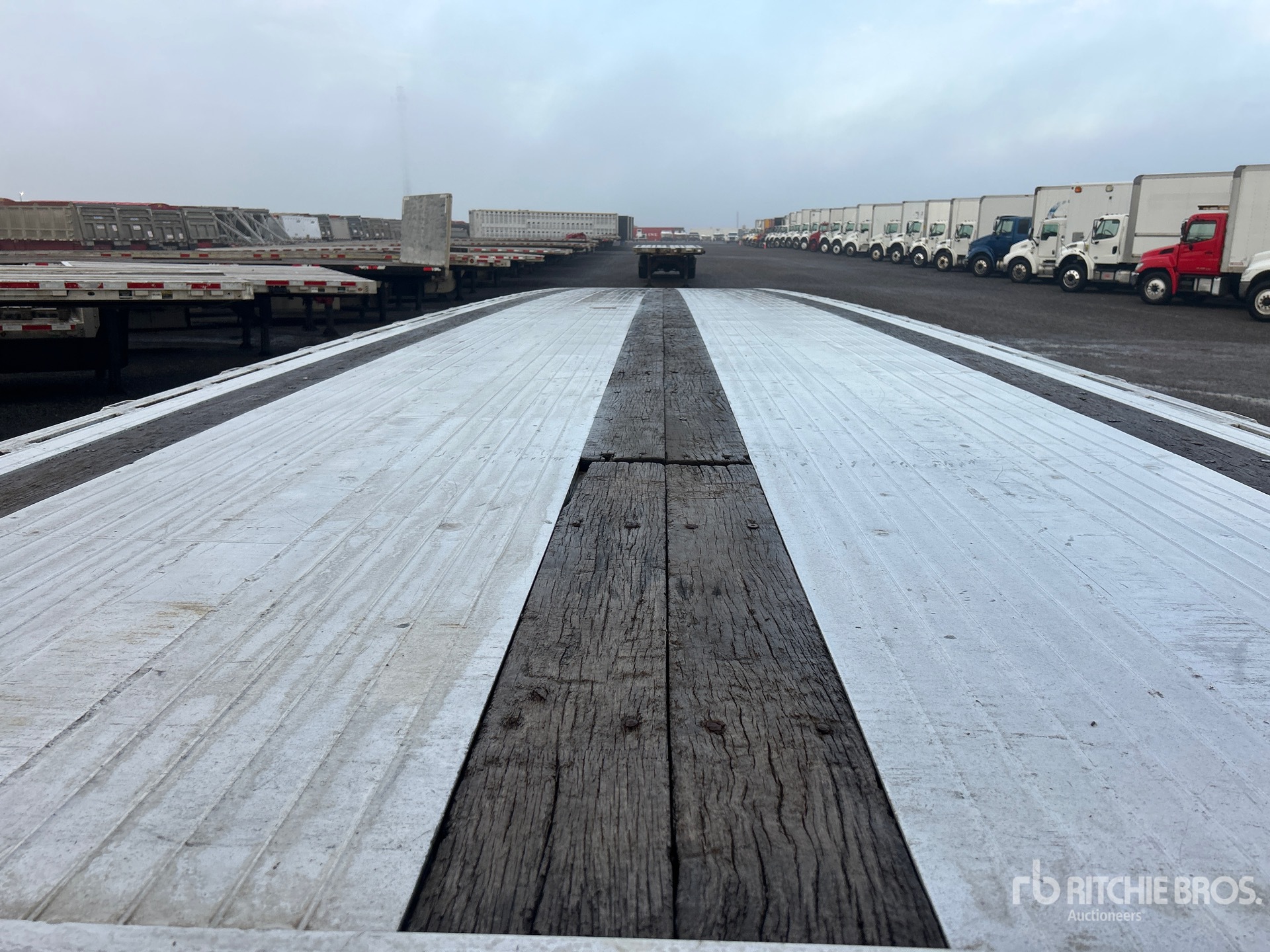 2006 Benson 48 ft T/A Spread Axle