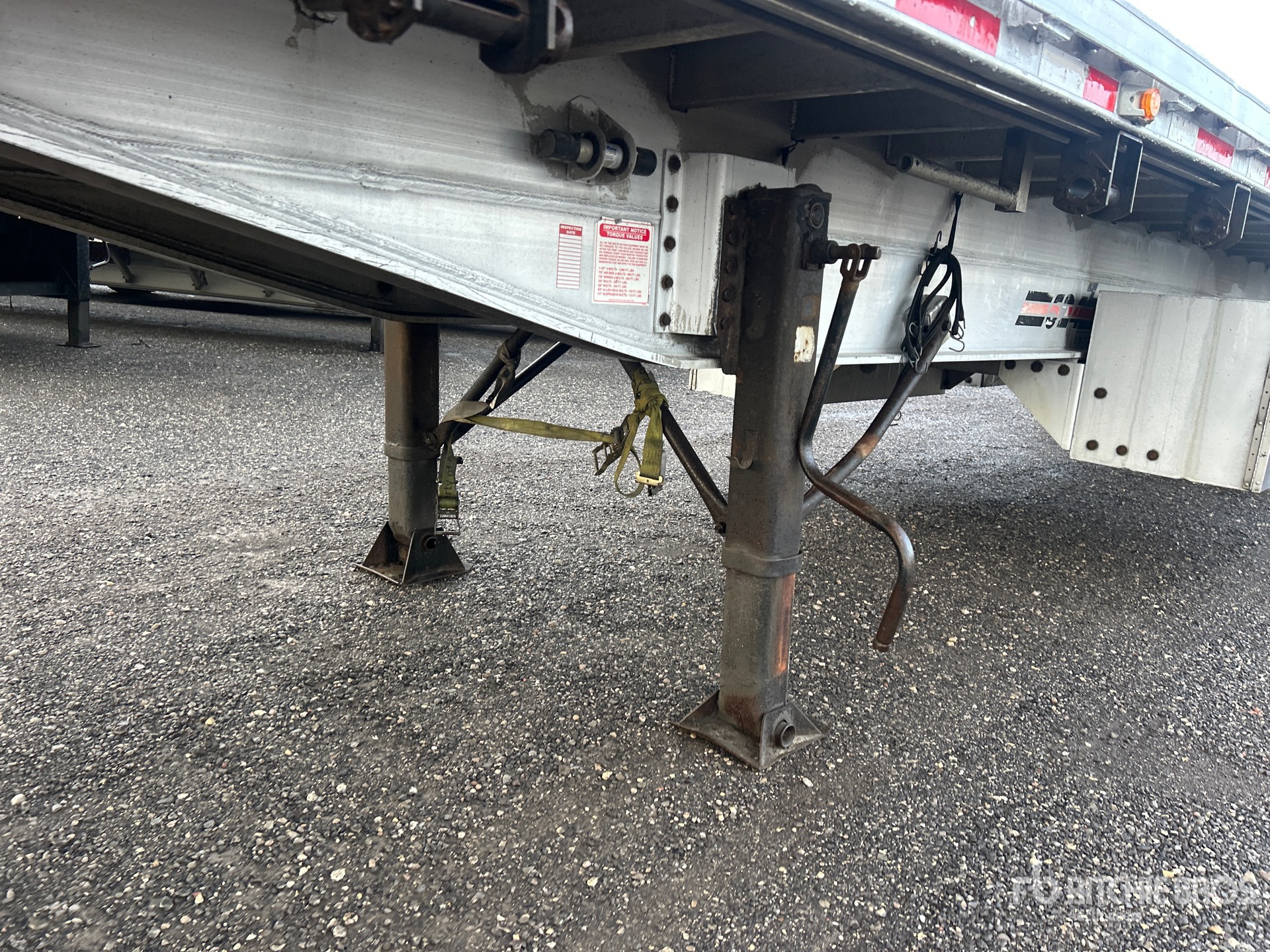 2006 Benson 48 ft T/A Spread Axle