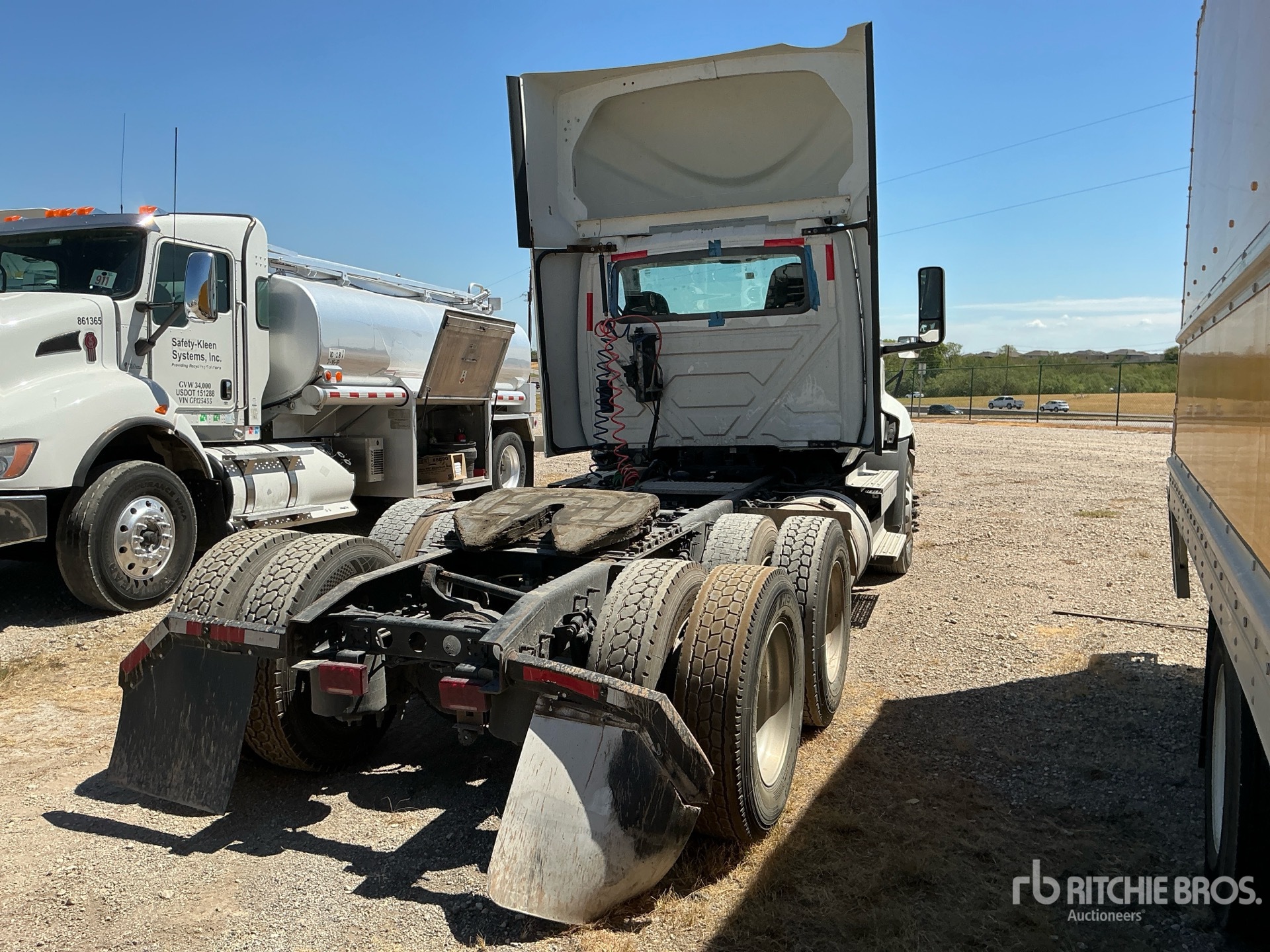 2019 International RH613