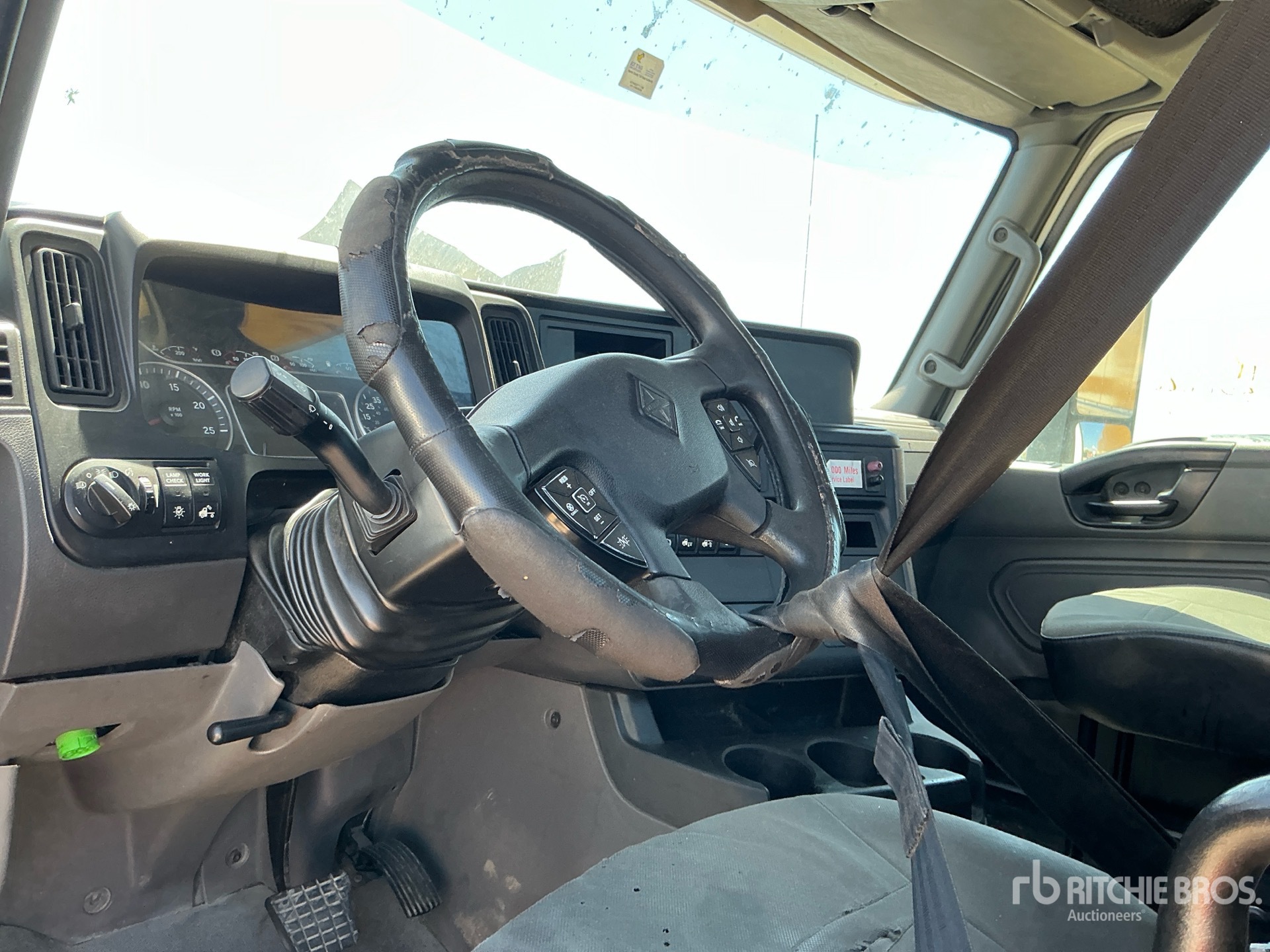 2019 International RH613