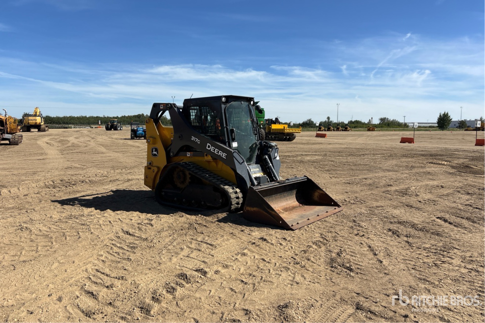 2019 John Deere 317G