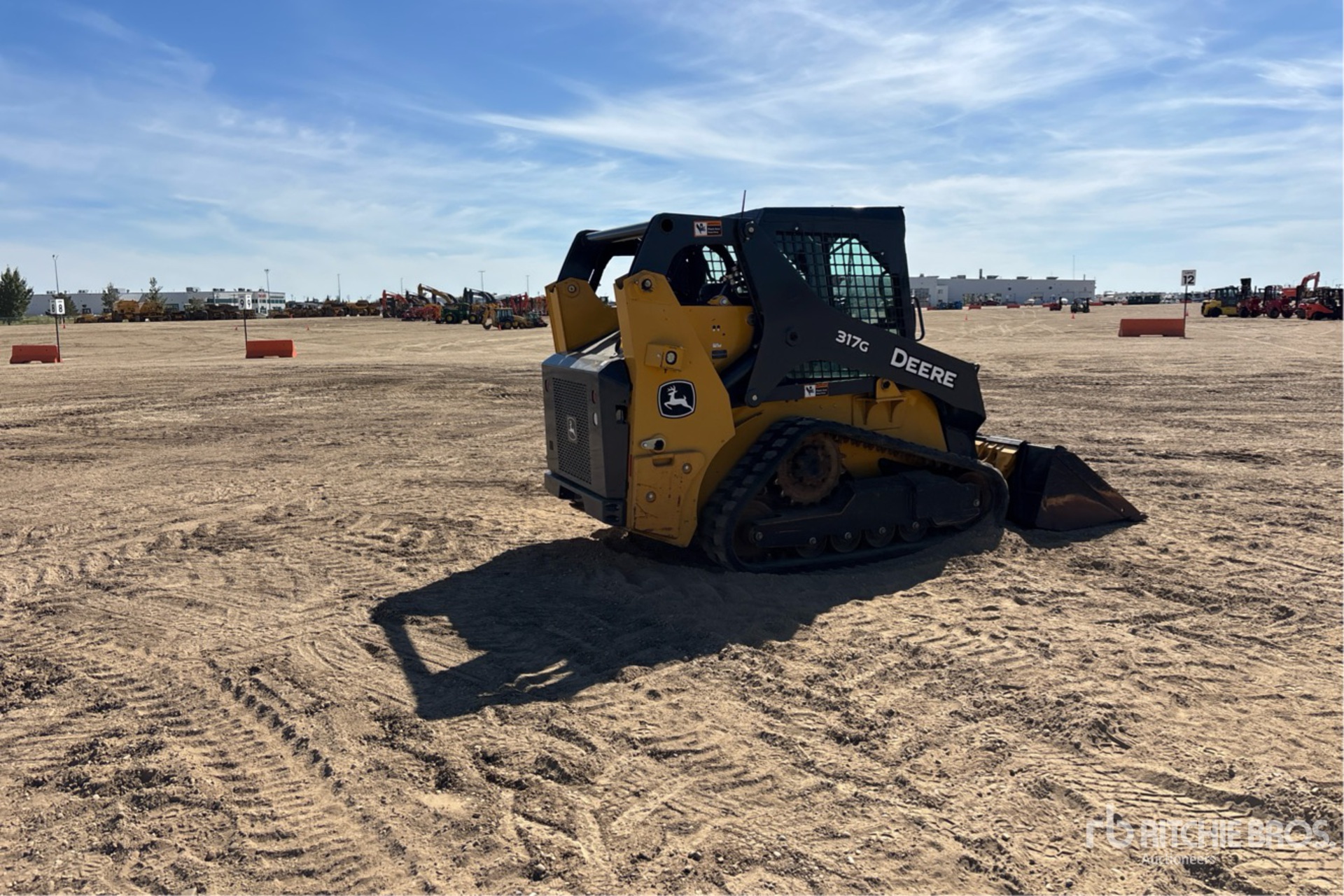 2019 John Deere 317G