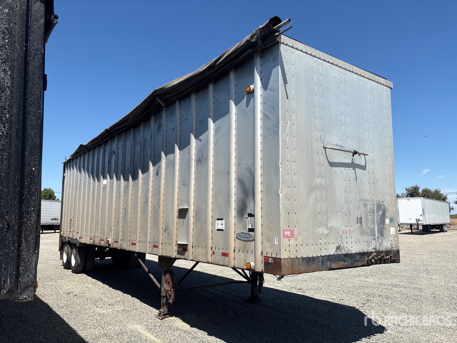 1989 Peerless 40 ft T/A Aluminum