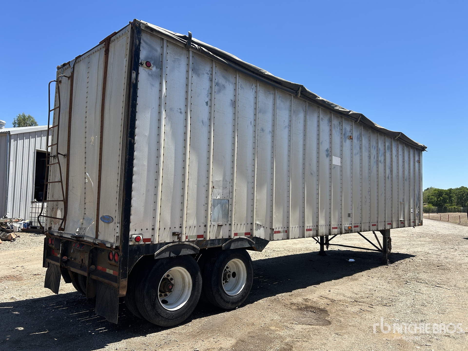 1989 Peerless 40 ft T/A Aluminum