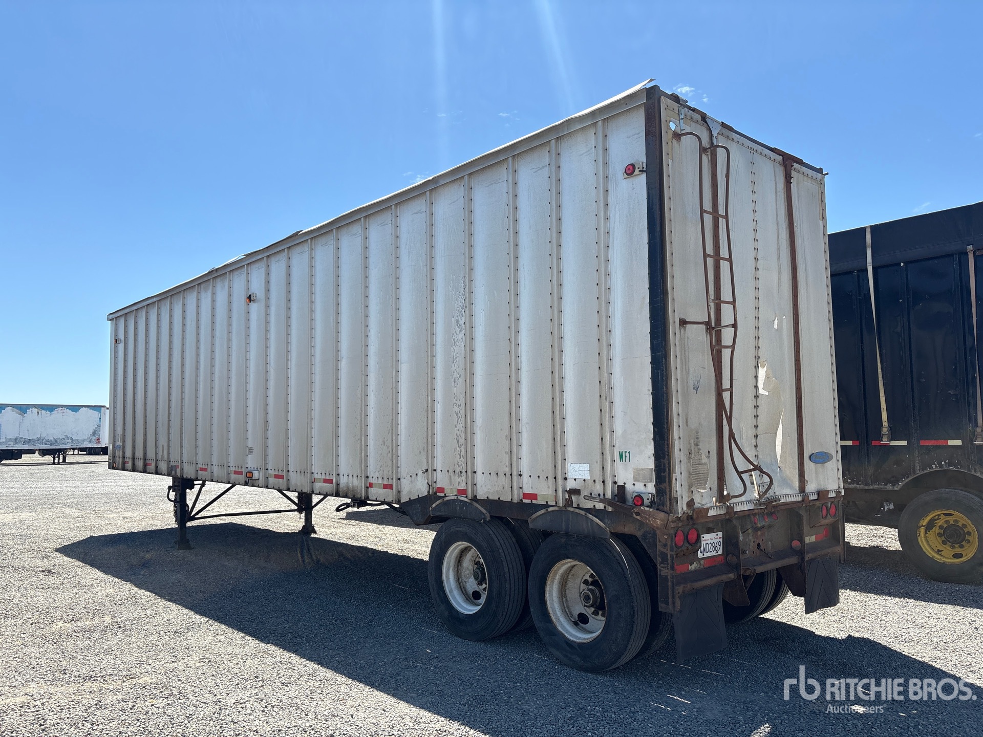 1989 Peerless 40 ft T/A Aluminum