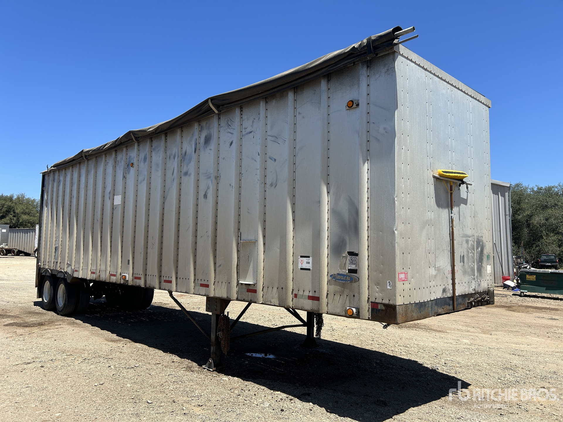1989 Peerless 40 ft T/A Aluminum