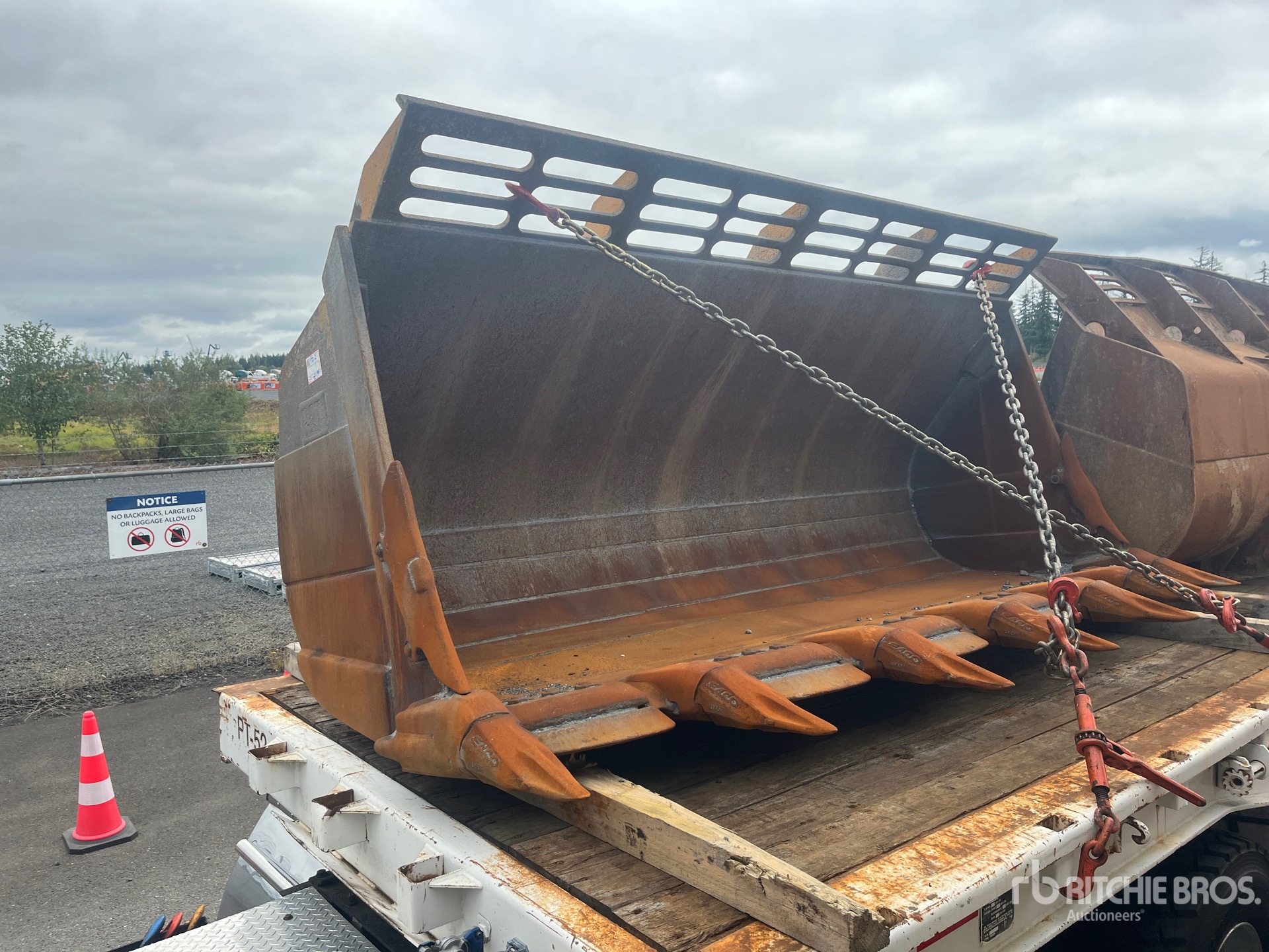 Caterpillar 132 in - Fits Cat 980G