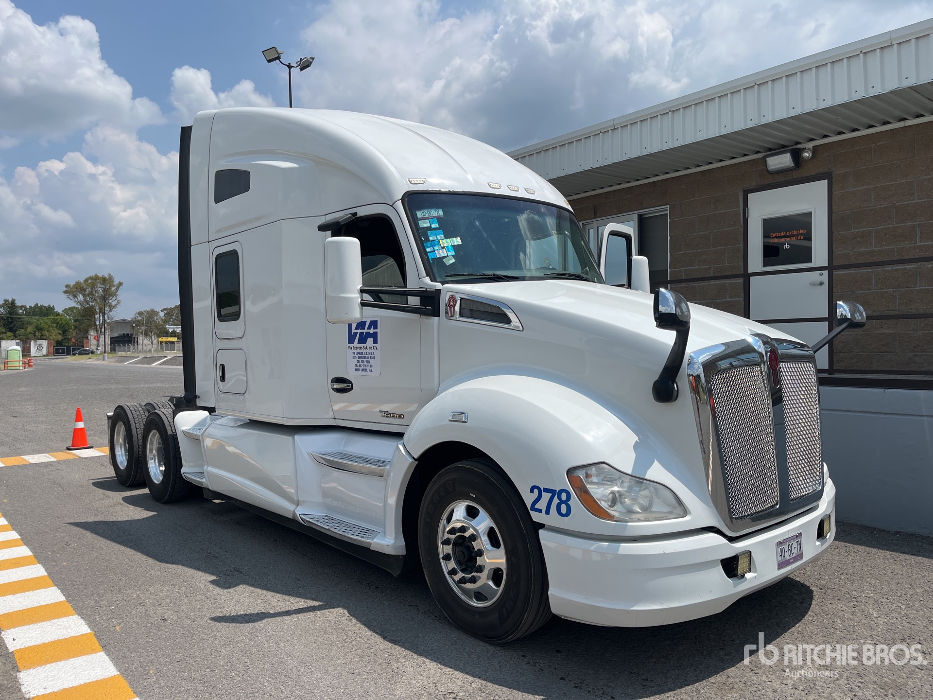 2017 Kenworth T680