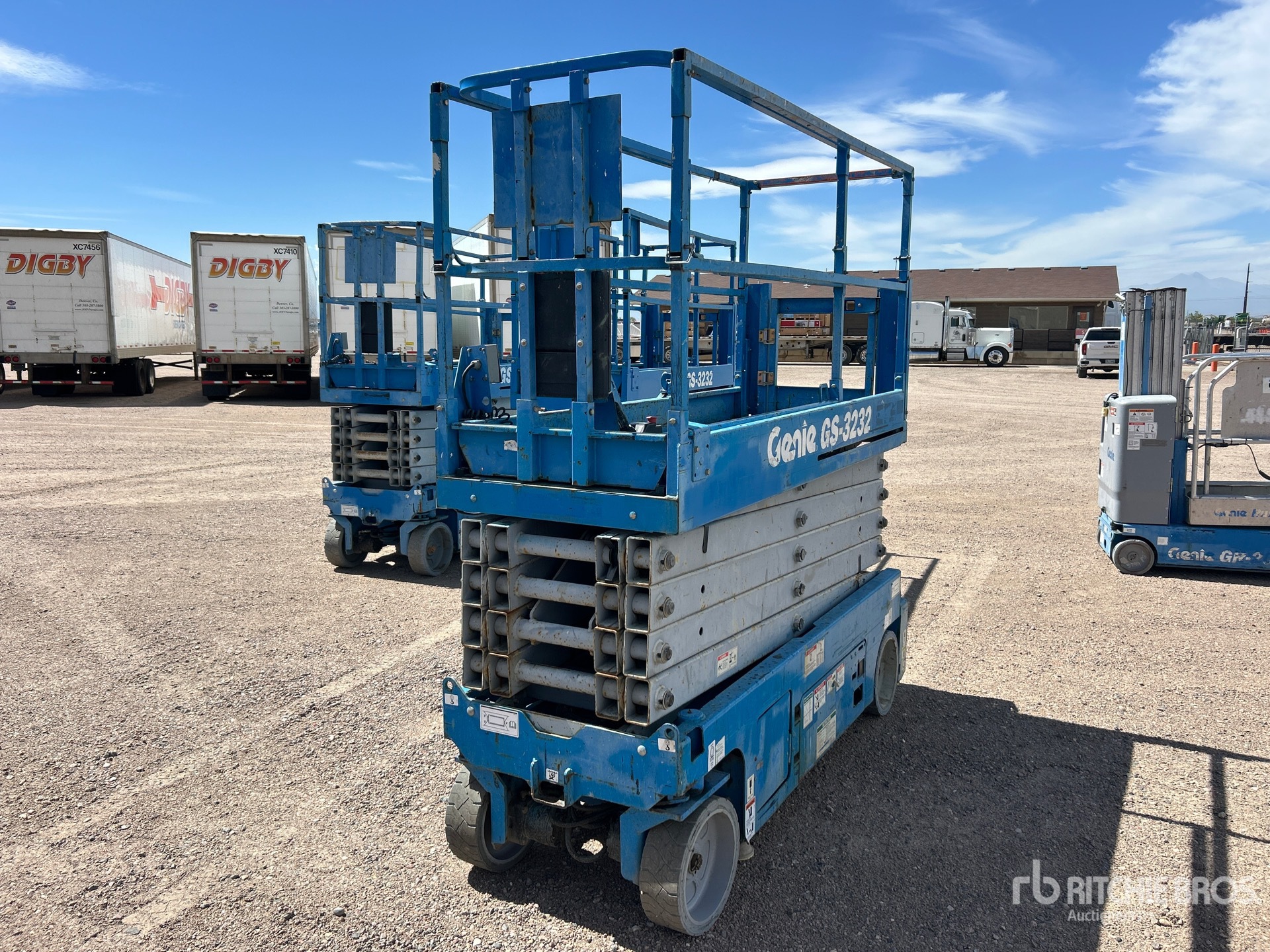 Photo of 2014 Genie GS-3232