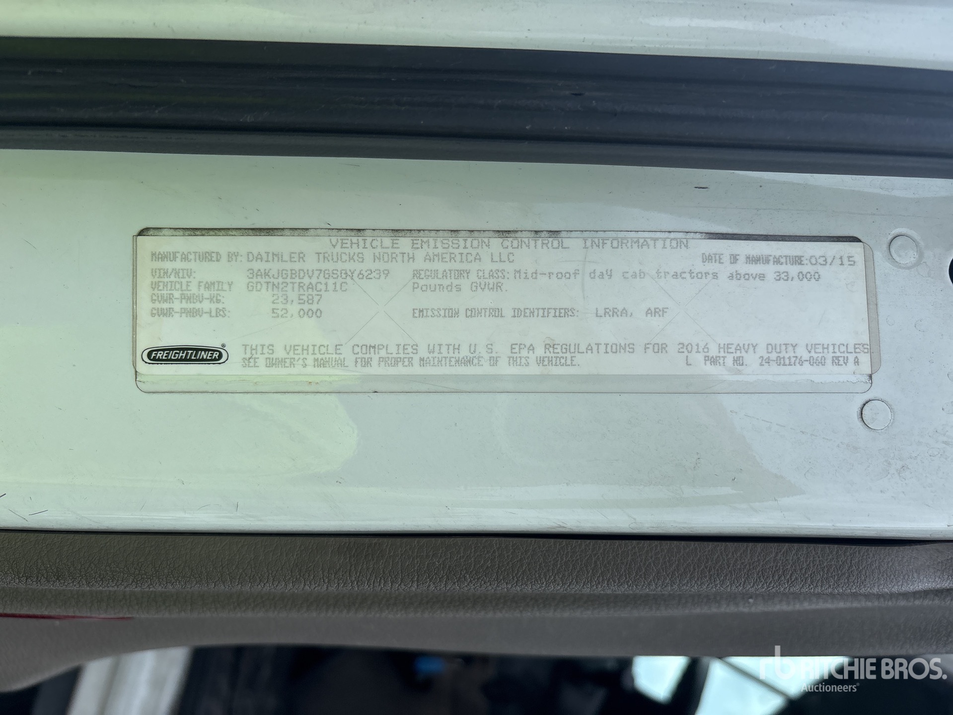 2016 Freightliner CASCADIA 113