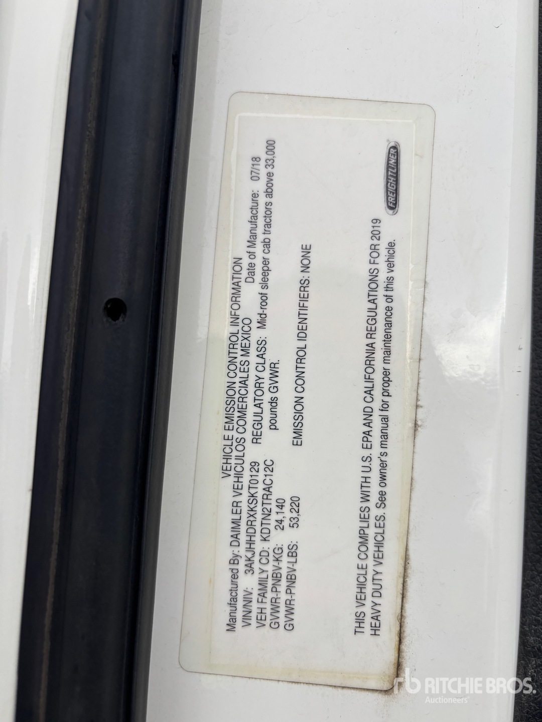 2019 Freightliner CASCADIA 126