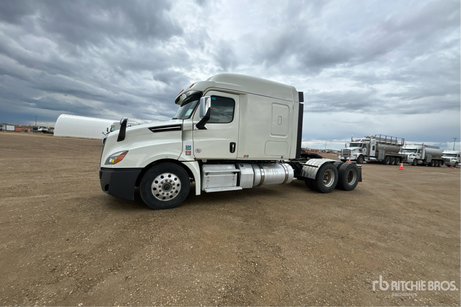 2019 Freightliner CASCADIA 126