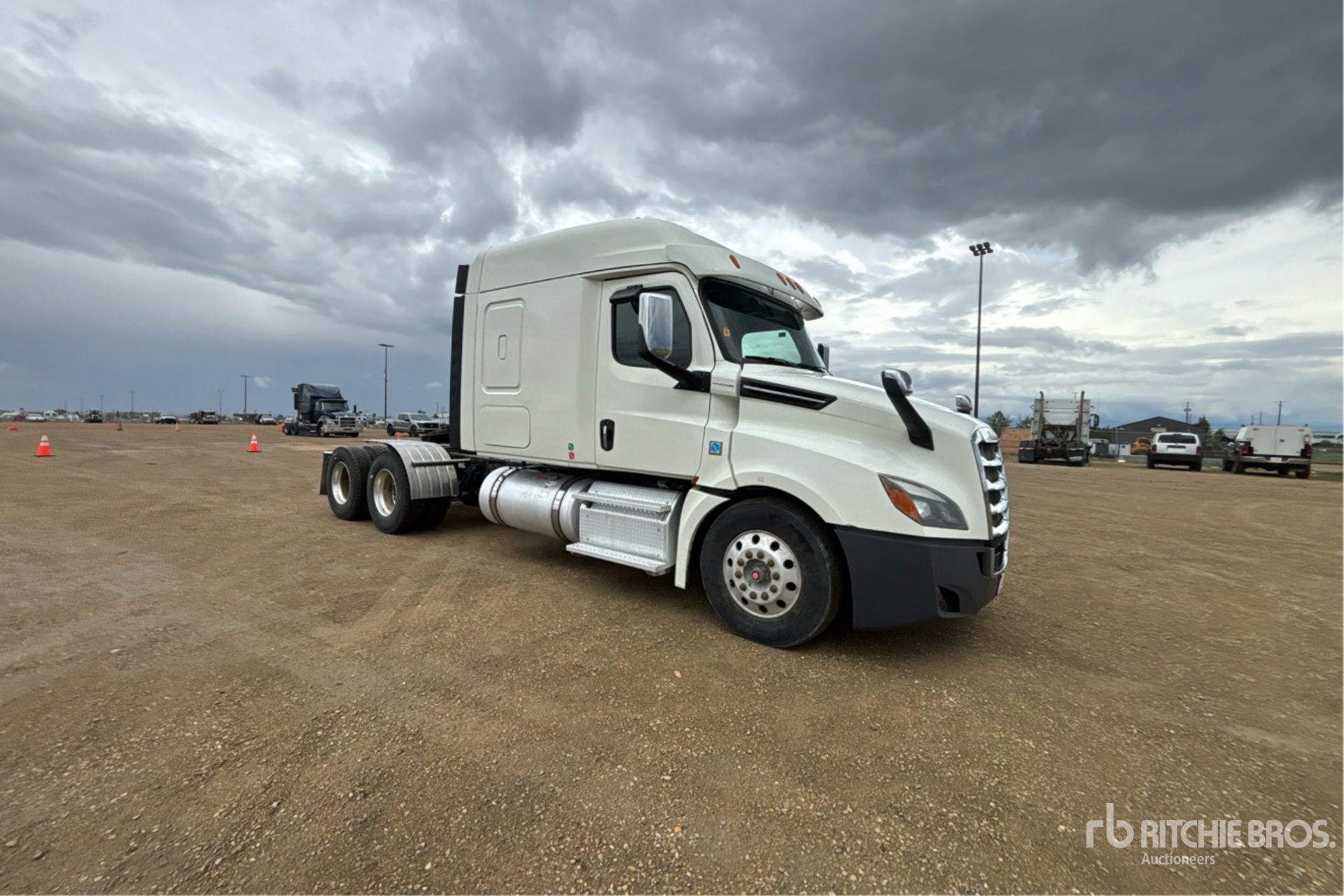 2019 Freightliner CASCADIA 126