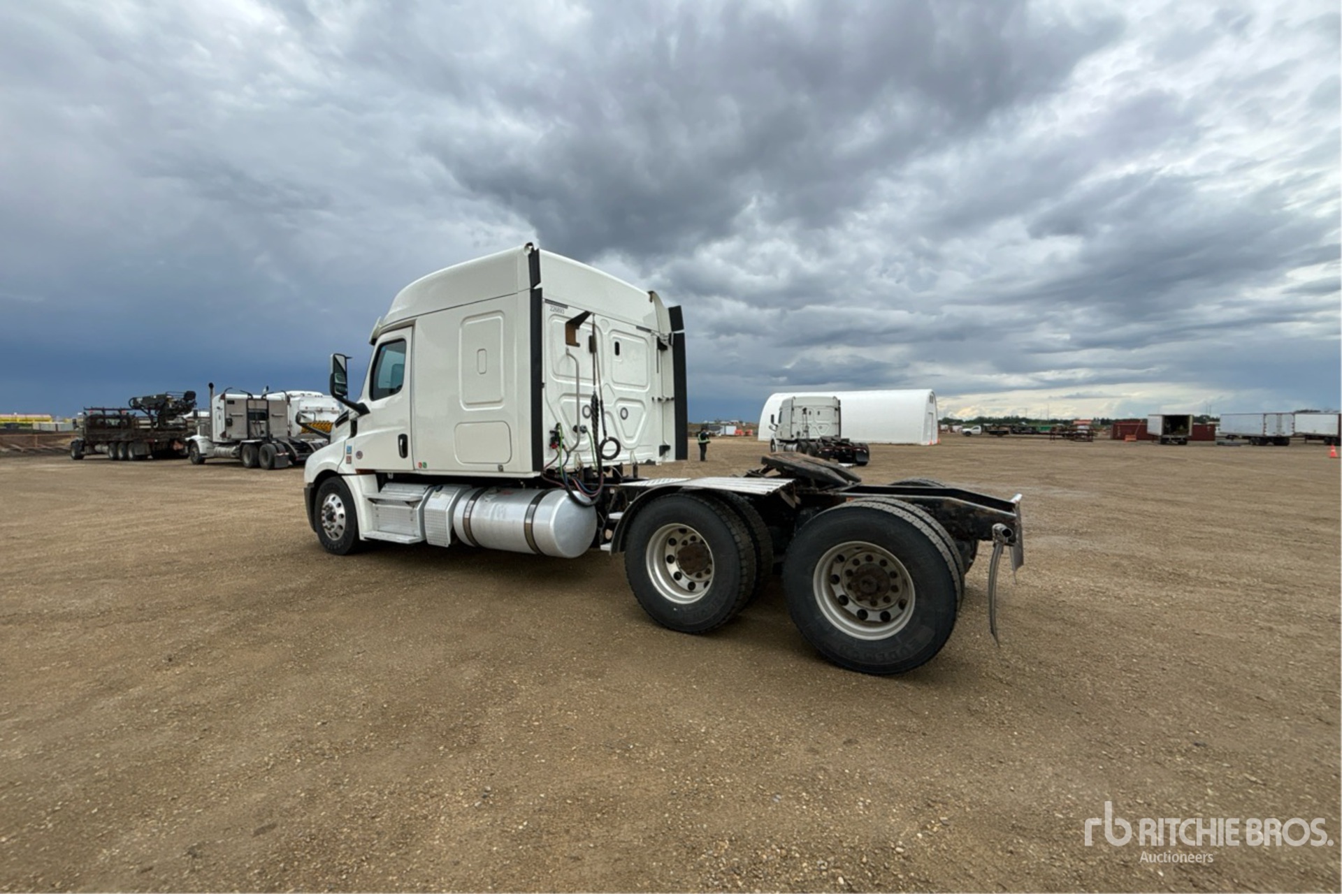 2019 Freightliner CASCADIA 126