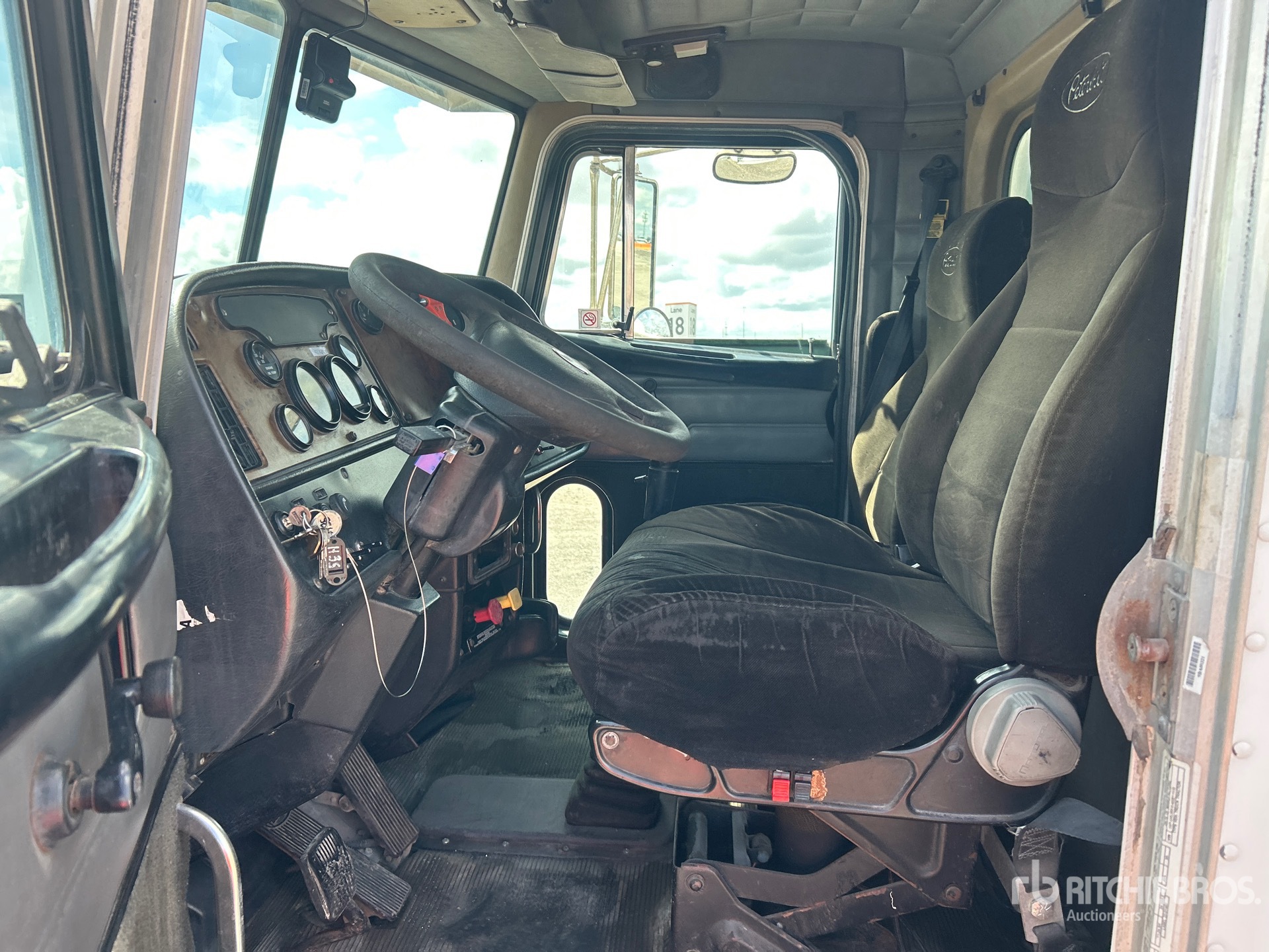 2004 Peterbilt 385