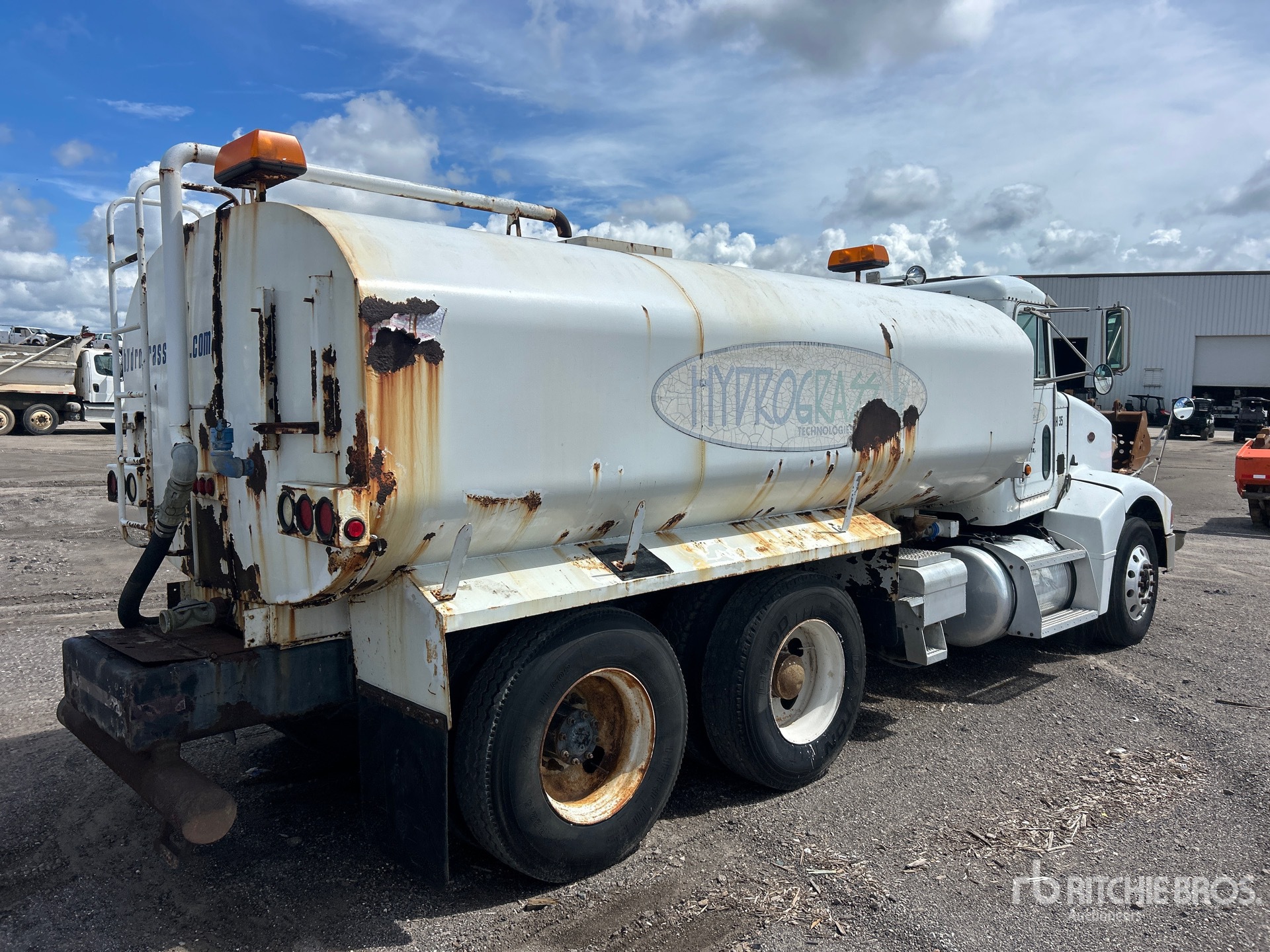 2004 Peterbilt 385