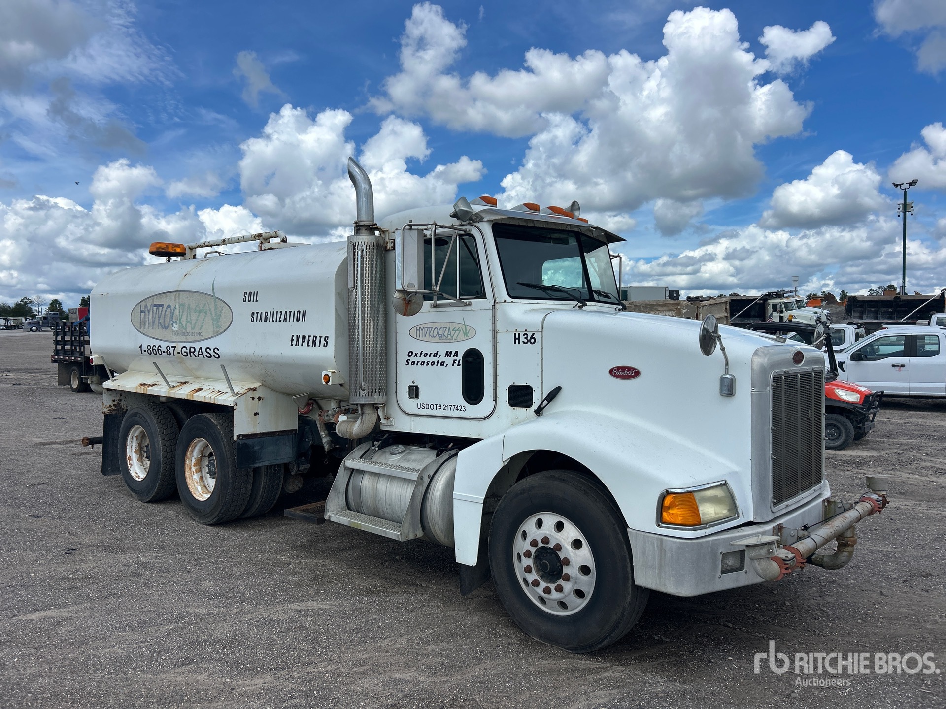 2002 Peterbilt 385