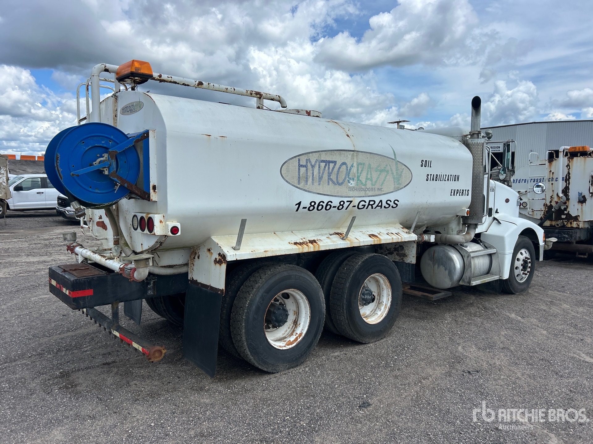2002 Peterbilt 385