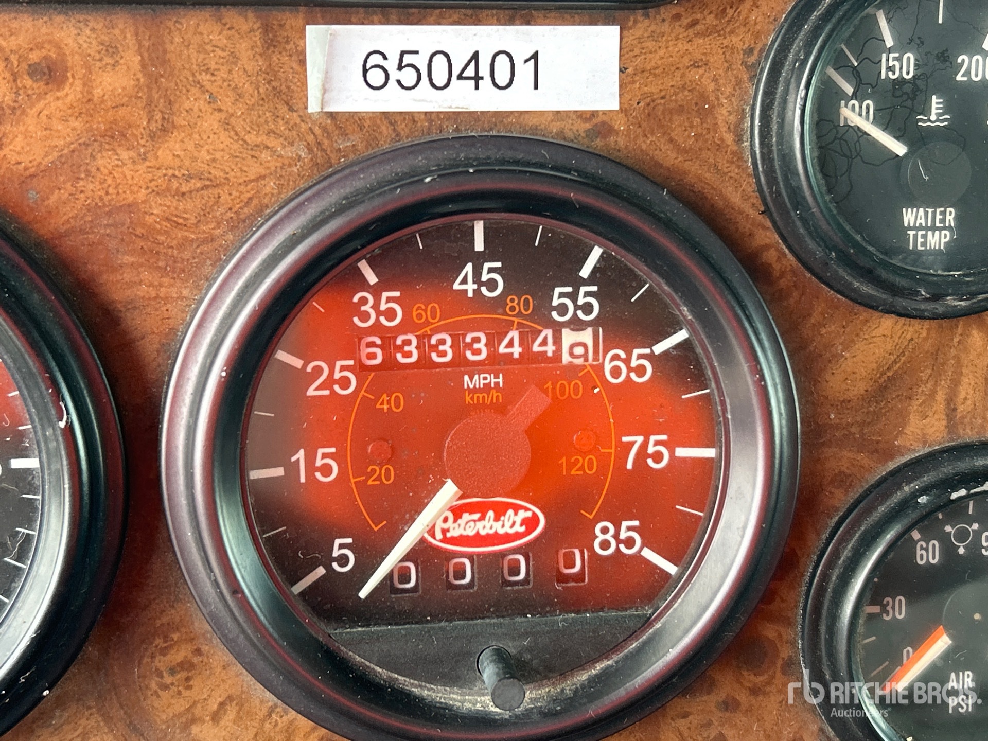 2002 Peterbilt 385