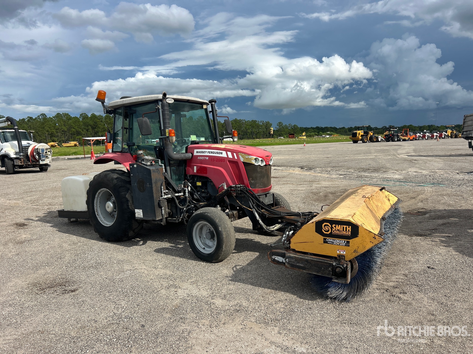 2017 Massey Ferguson 4607M
