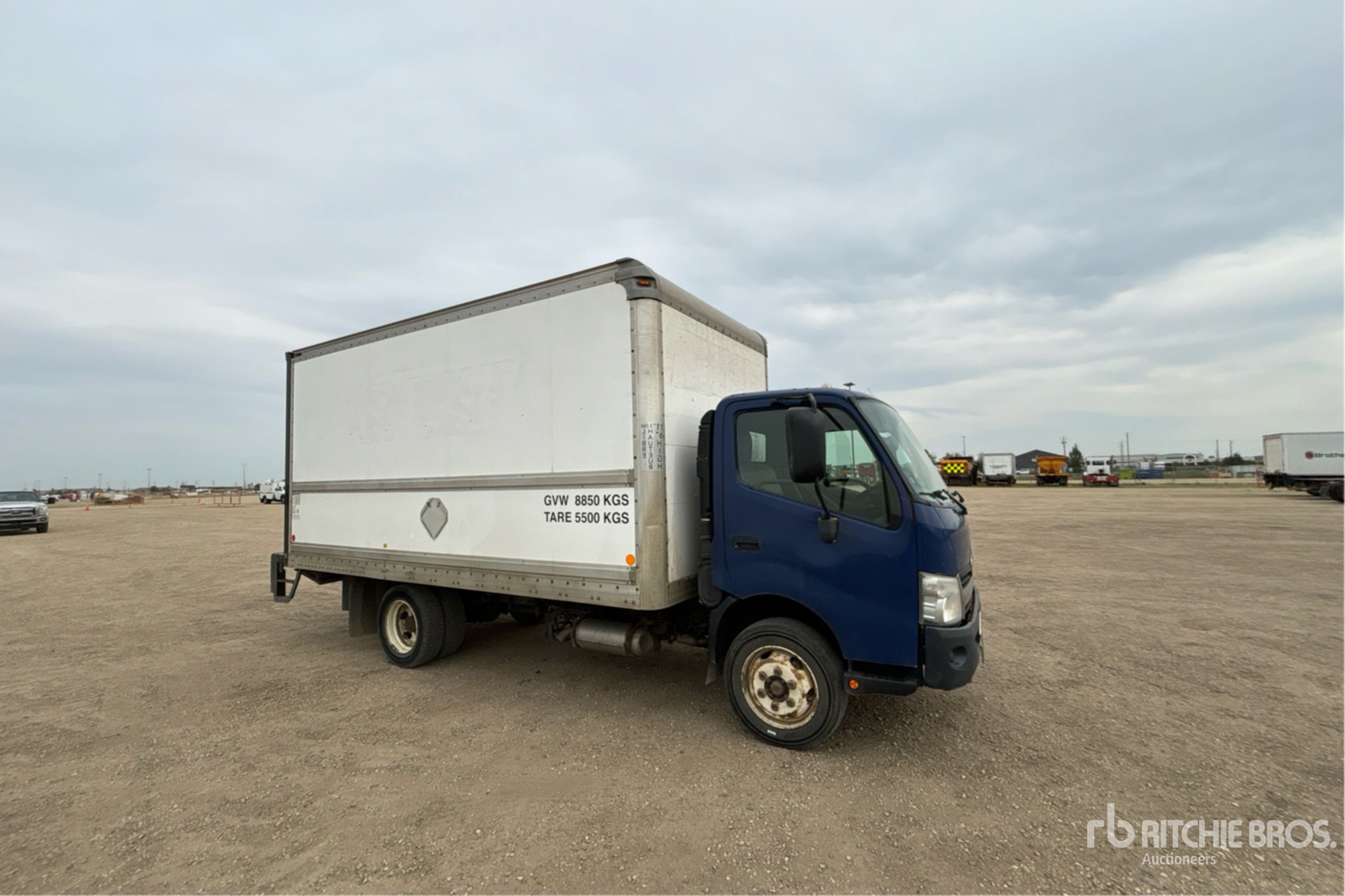 2013 Hino 195