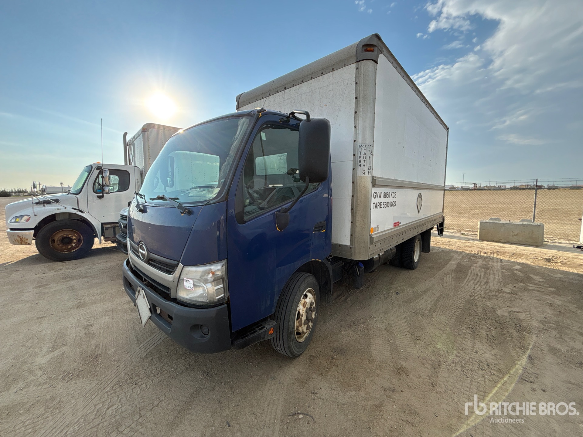 2013 Hino 195