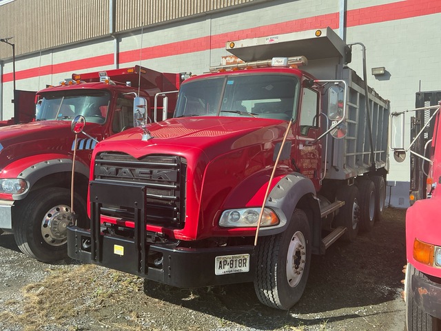 2010 Mack GU813 8x4 Tri/A Dump Truck