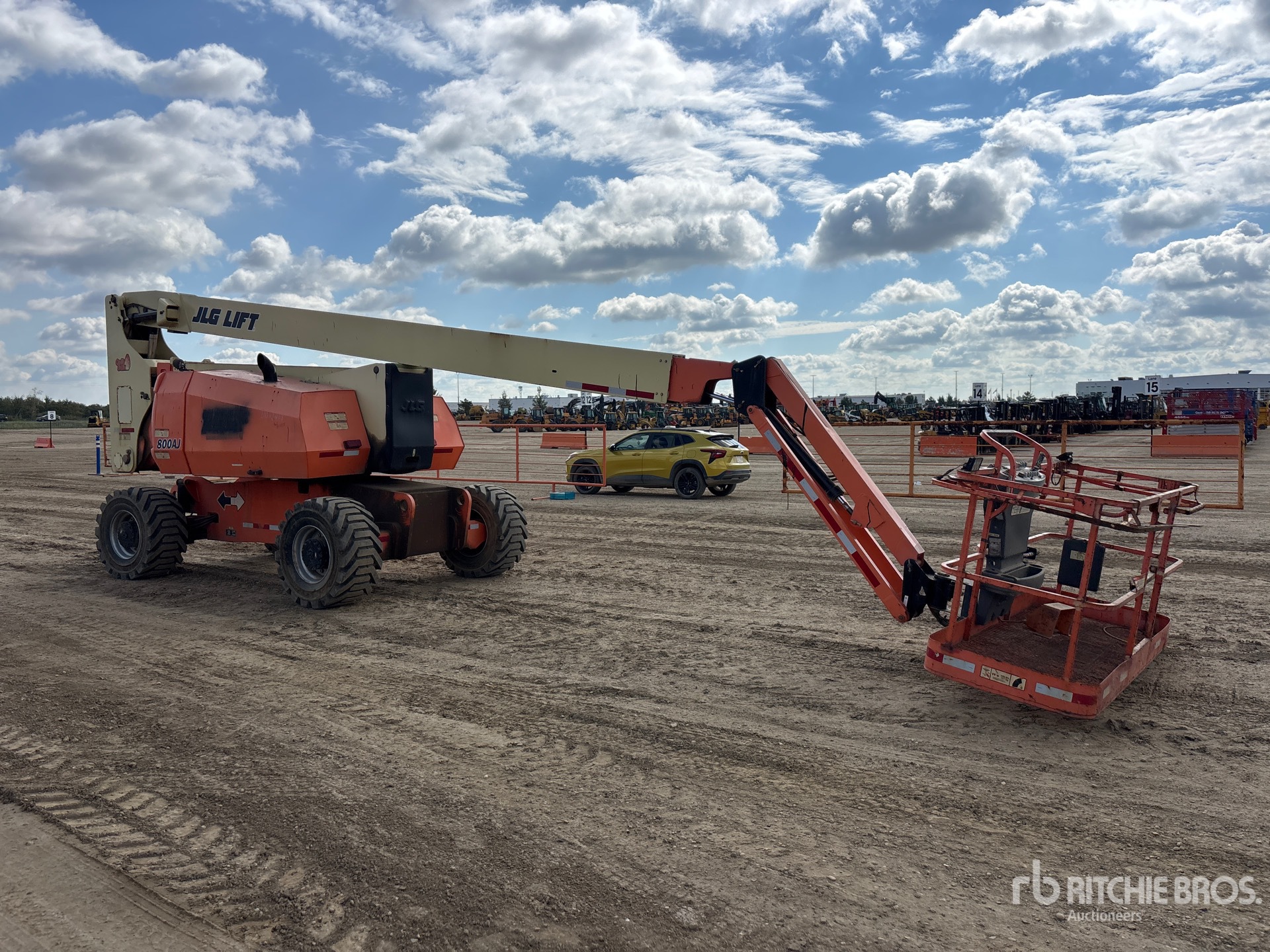 2013 JLG 800 AJ