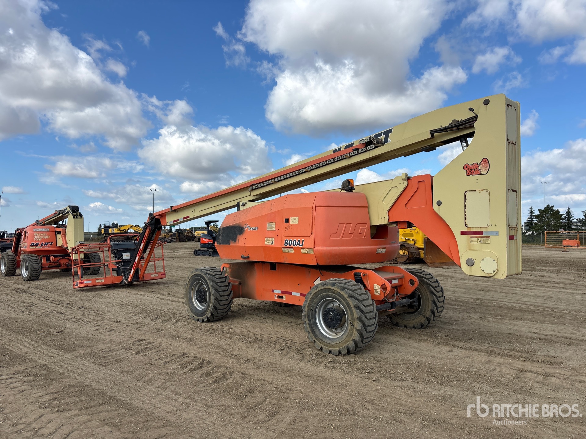 2013 JLG 800 AJ