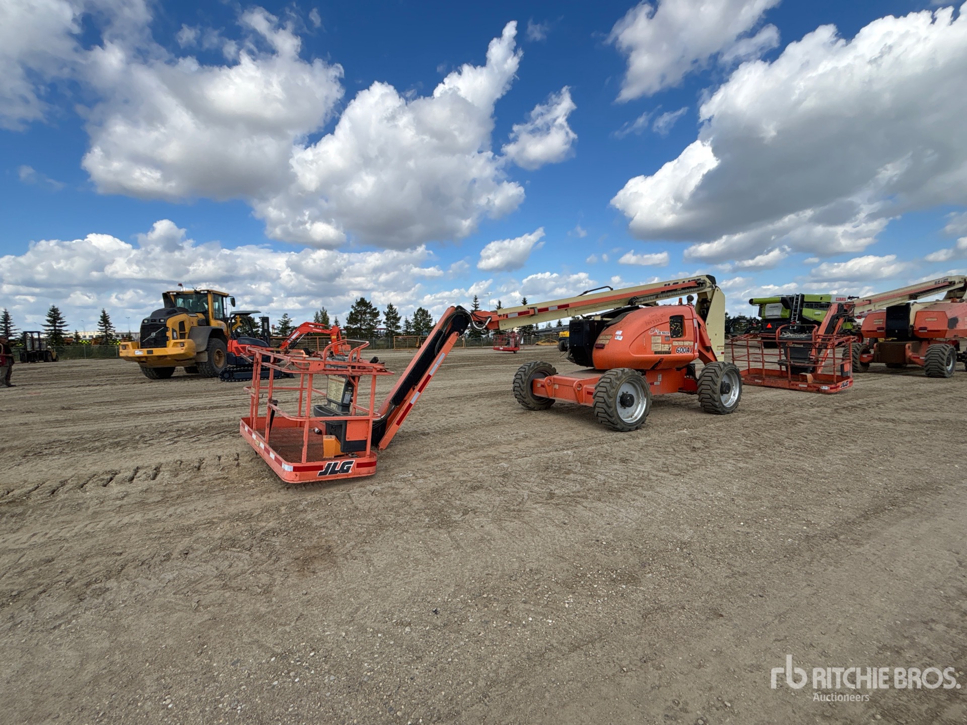 2012 JLG 600AJ