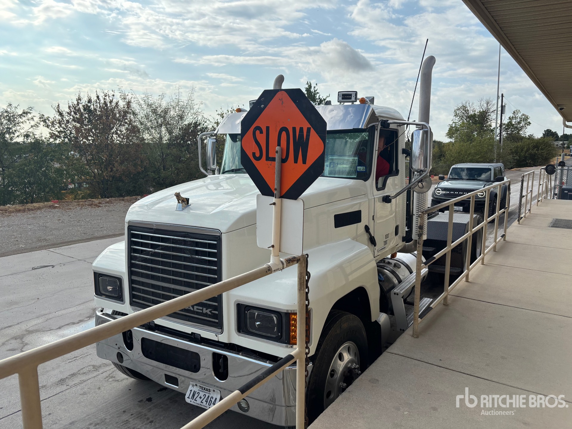 Photo of 2019 Mack PINNACLE