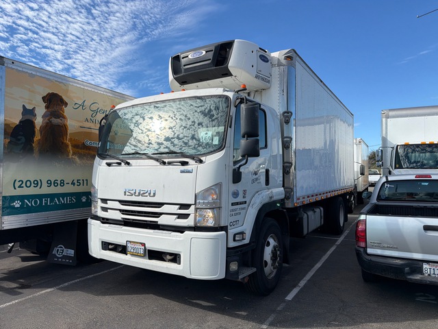 2019 Isuzu FTR 4x2 Extended Cab Refrigerated Truck 2019 Isuzu FTR 4x2 Extended Cab Refrigerated Truck