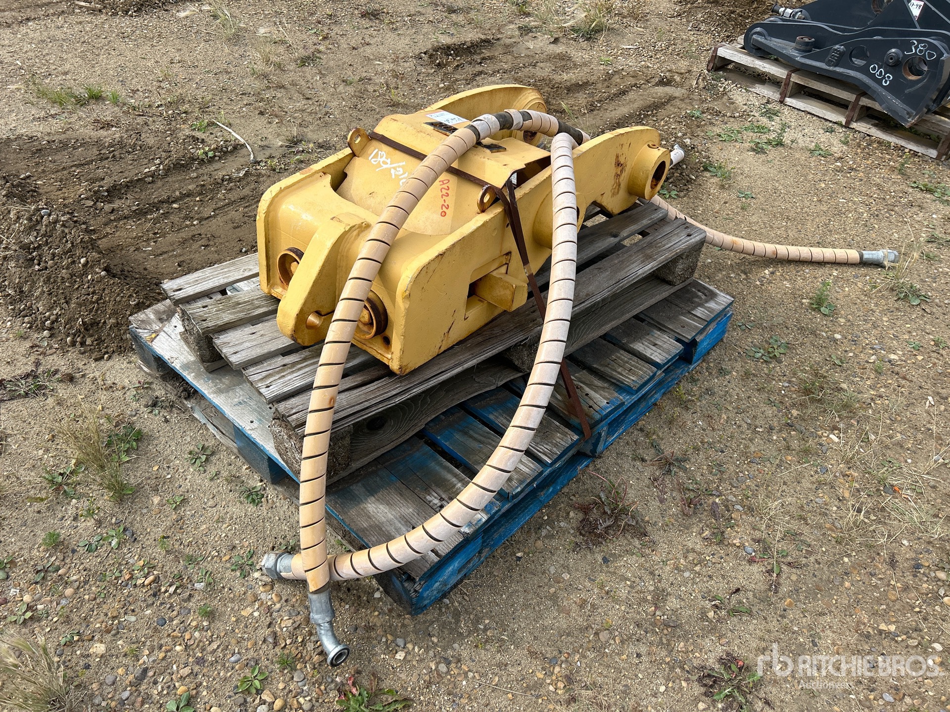 John Deere 21 IN - FITS 180G/210G