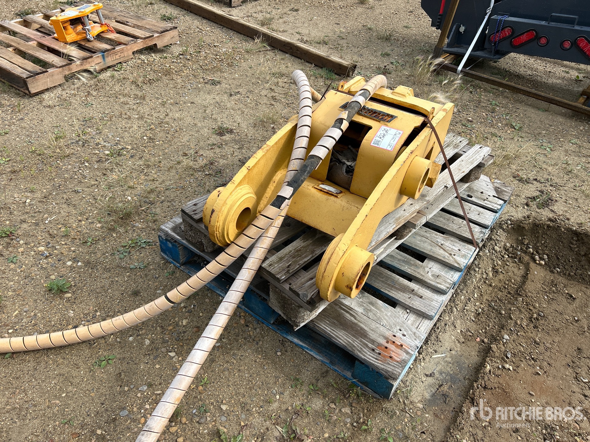John Deere 21 IN - FITS 180G/210G