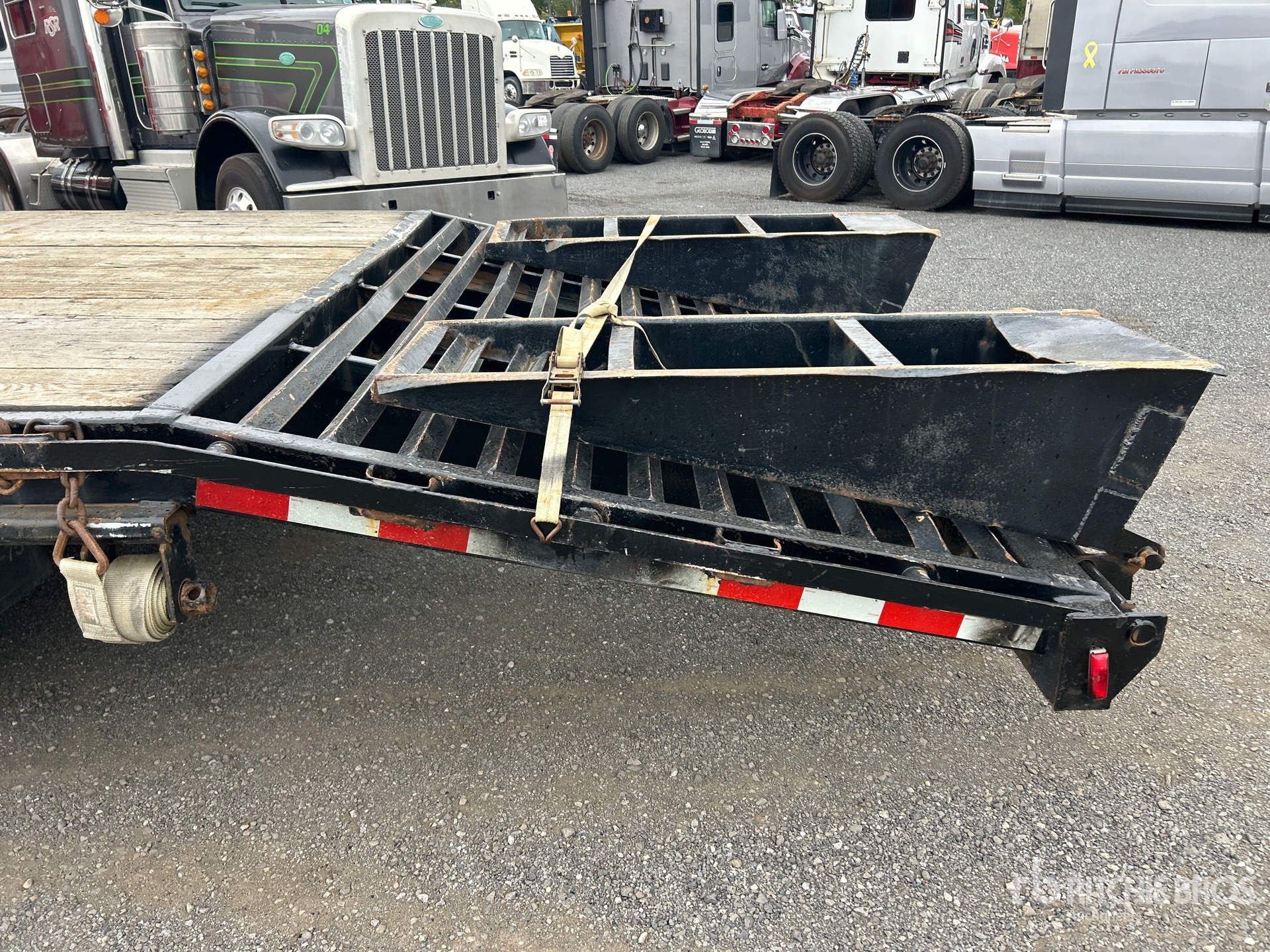 2006 Pj Trailers 38 ft T/A