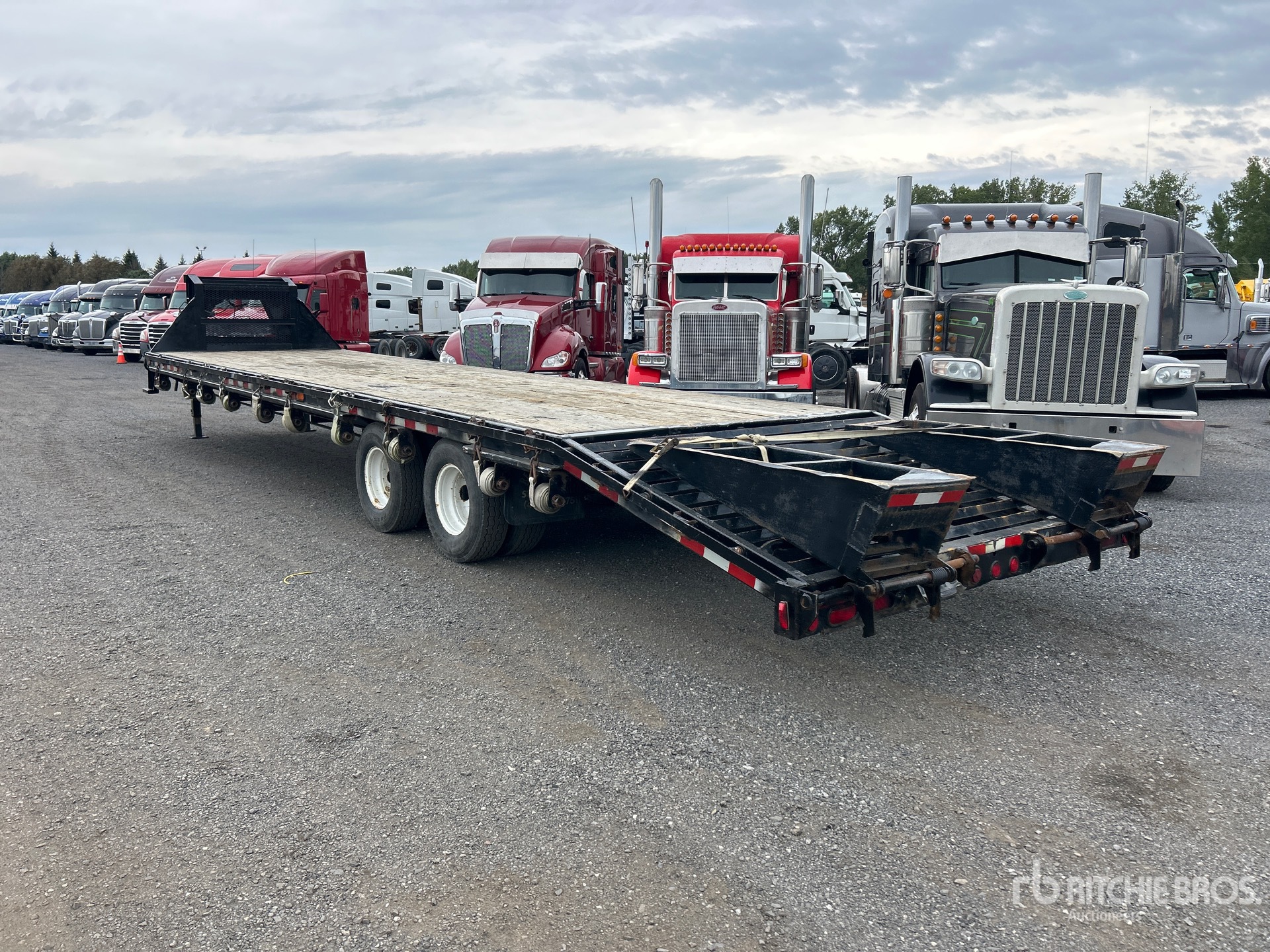 2006 Pj Trailers 38 ft T/A