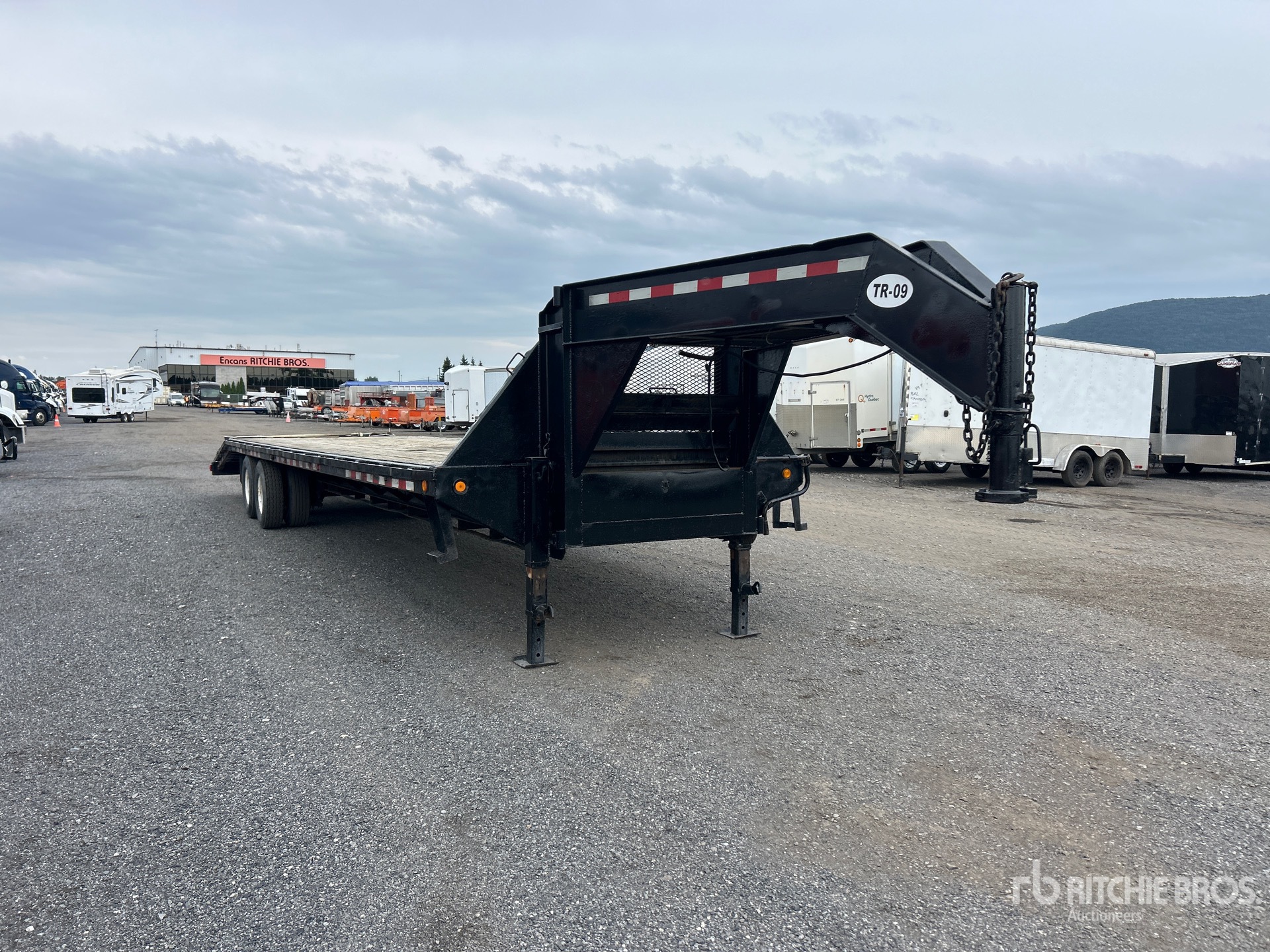 2006 Pj Trailers 38 ft T/A