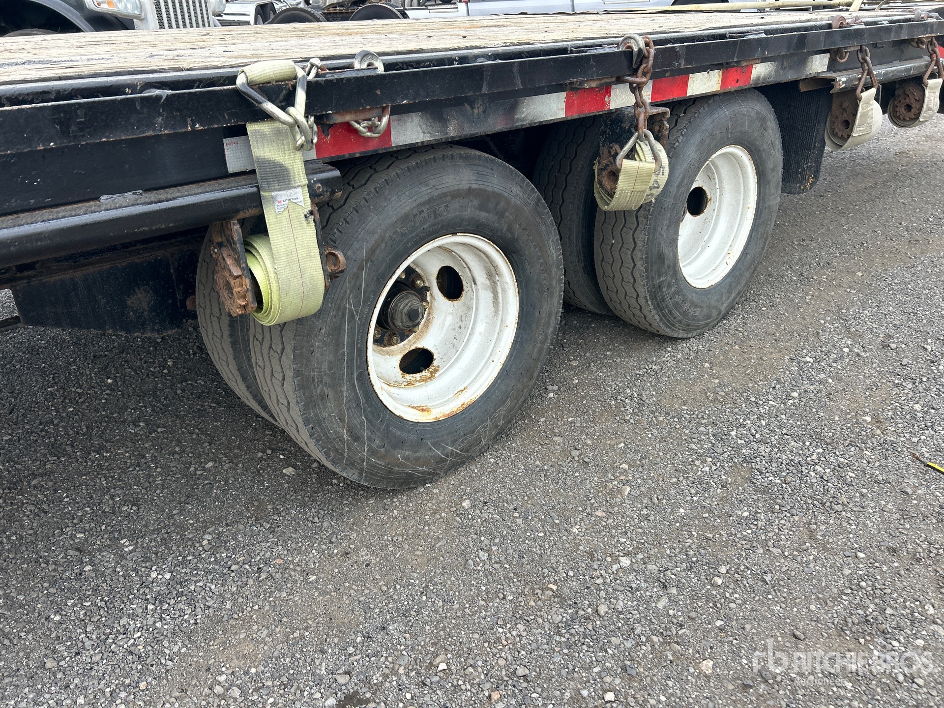 2006 Pj Trailers 38 ft T/A