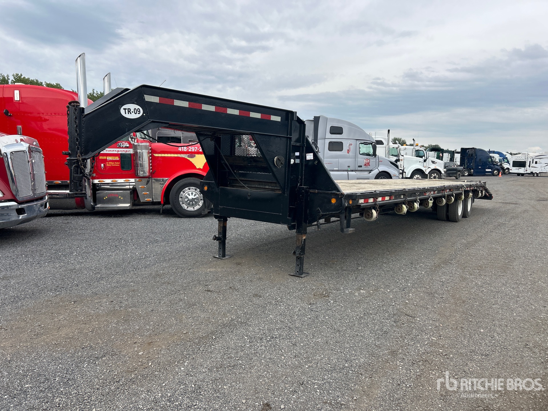 2006 Pj Trailers 38 ft T/A