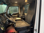Cab with Seats/armrests