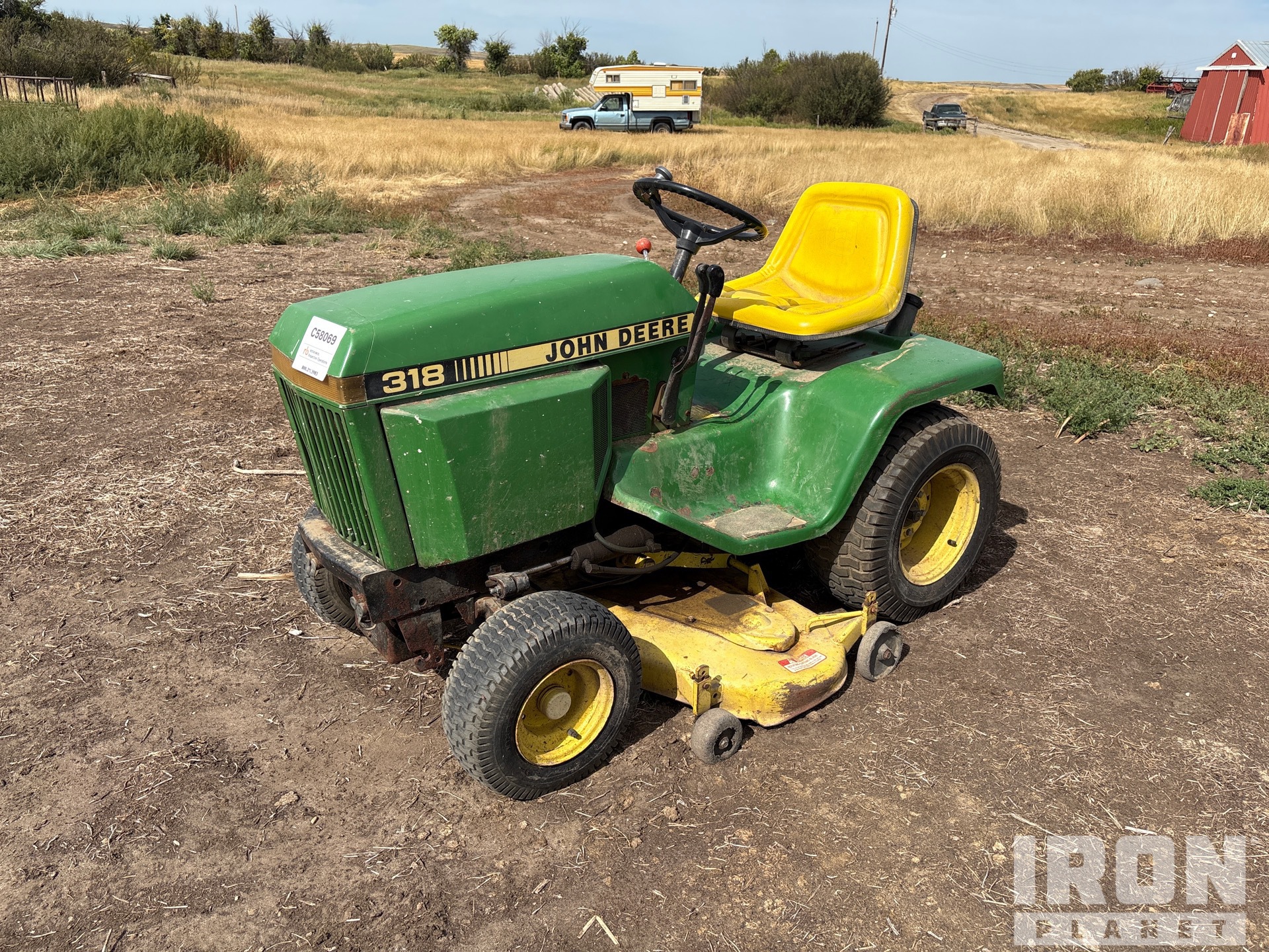 1983 John Deere 318
