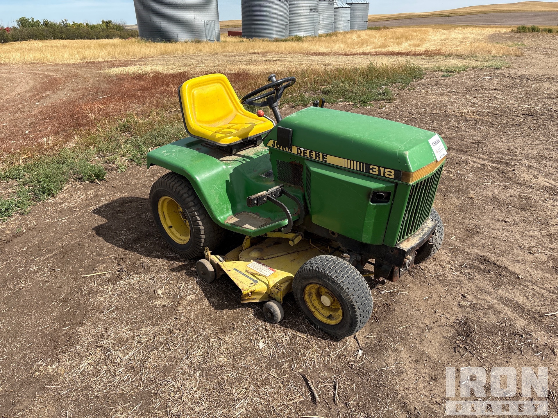 1983 John Deere 318
