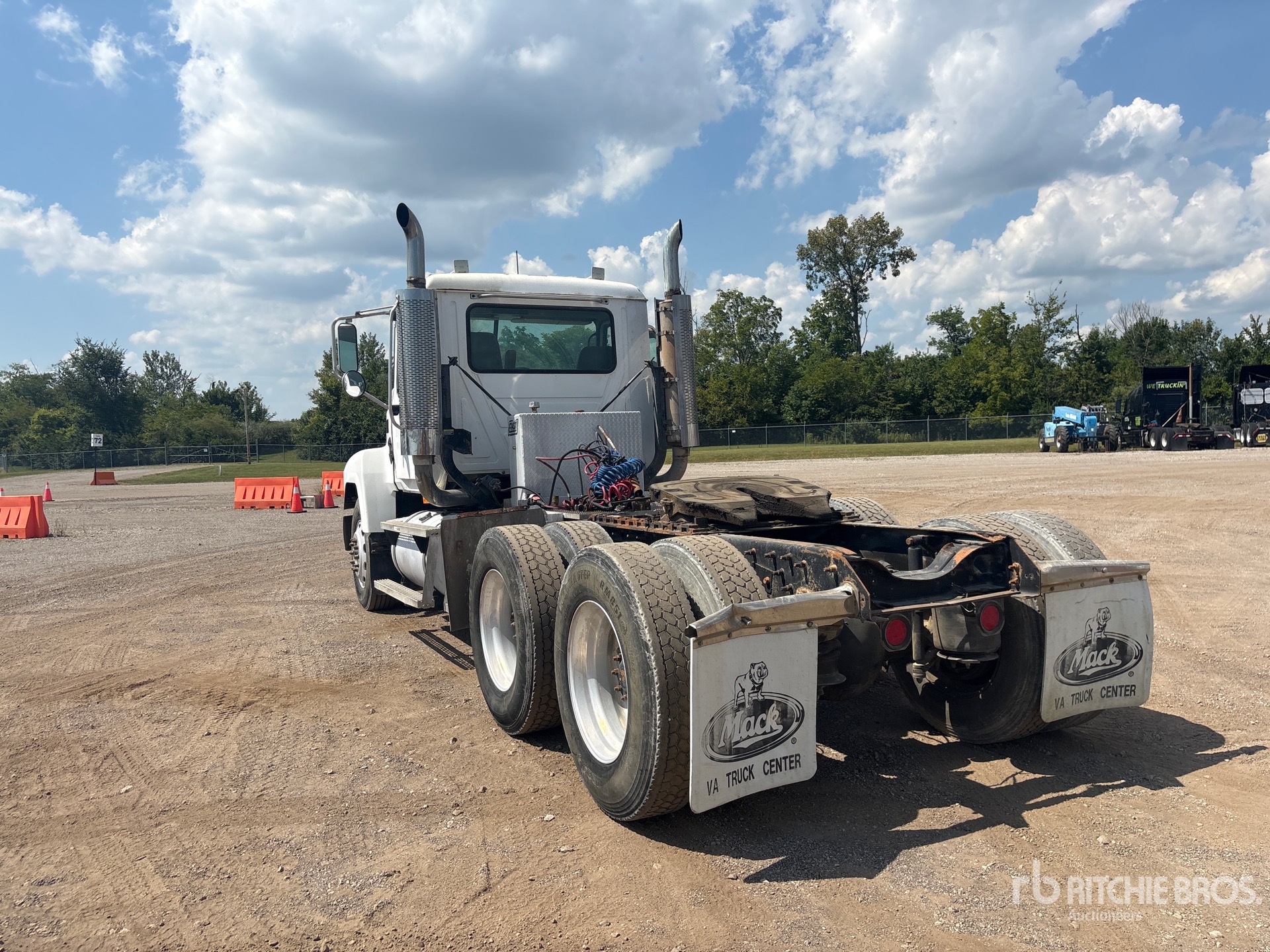 2004 Mack CH613