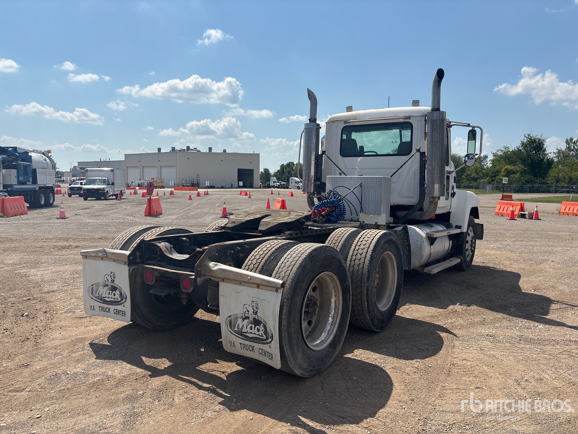 2004 Mack CH613