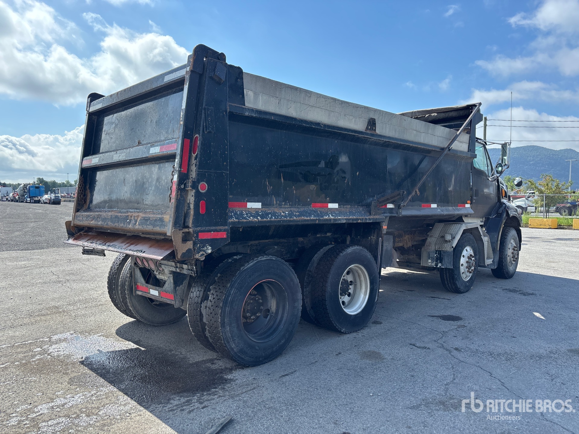 2004 Sterling L9500