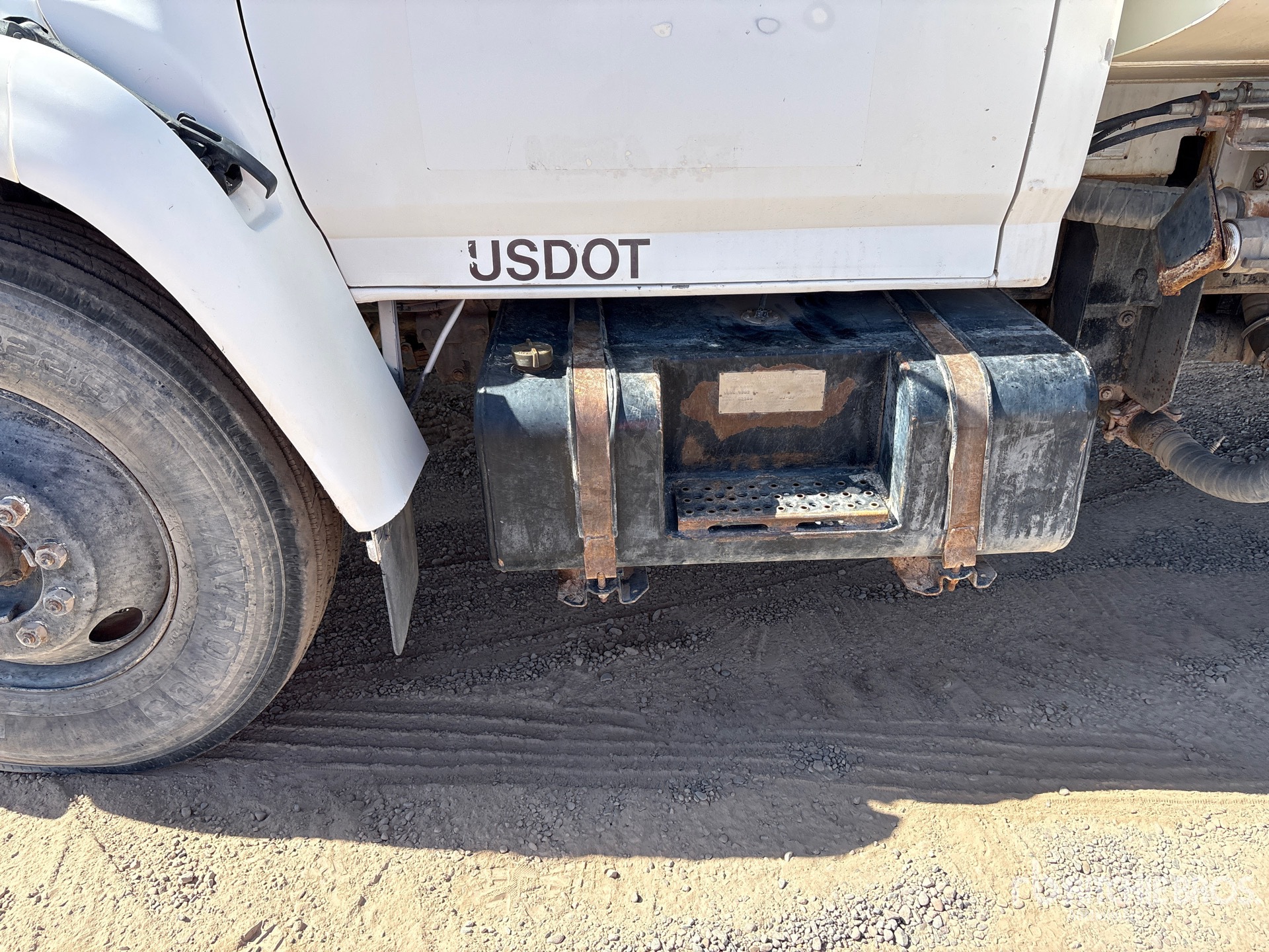 1998 Ford F-800
